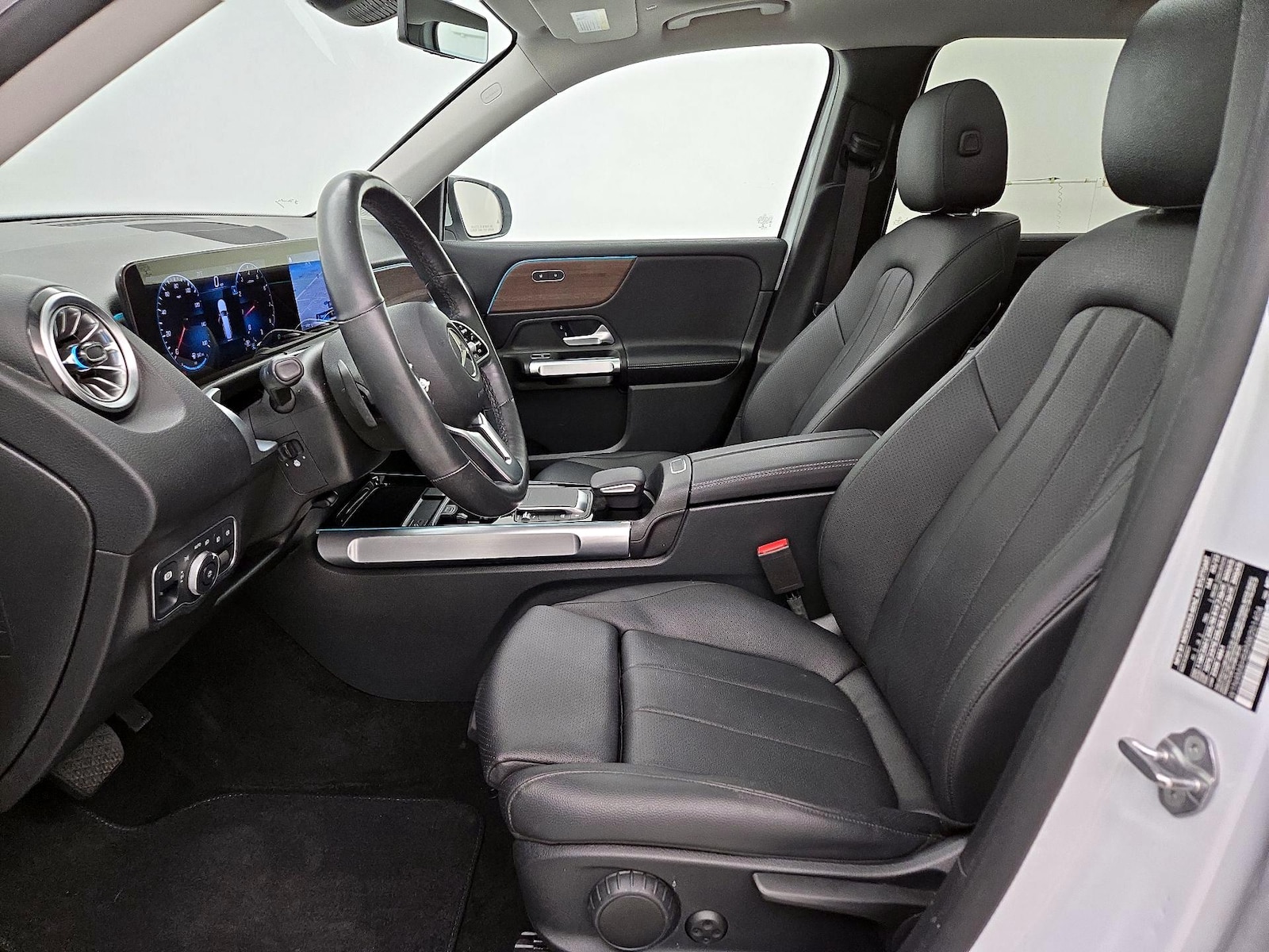 Leather Seats & Side Airbags