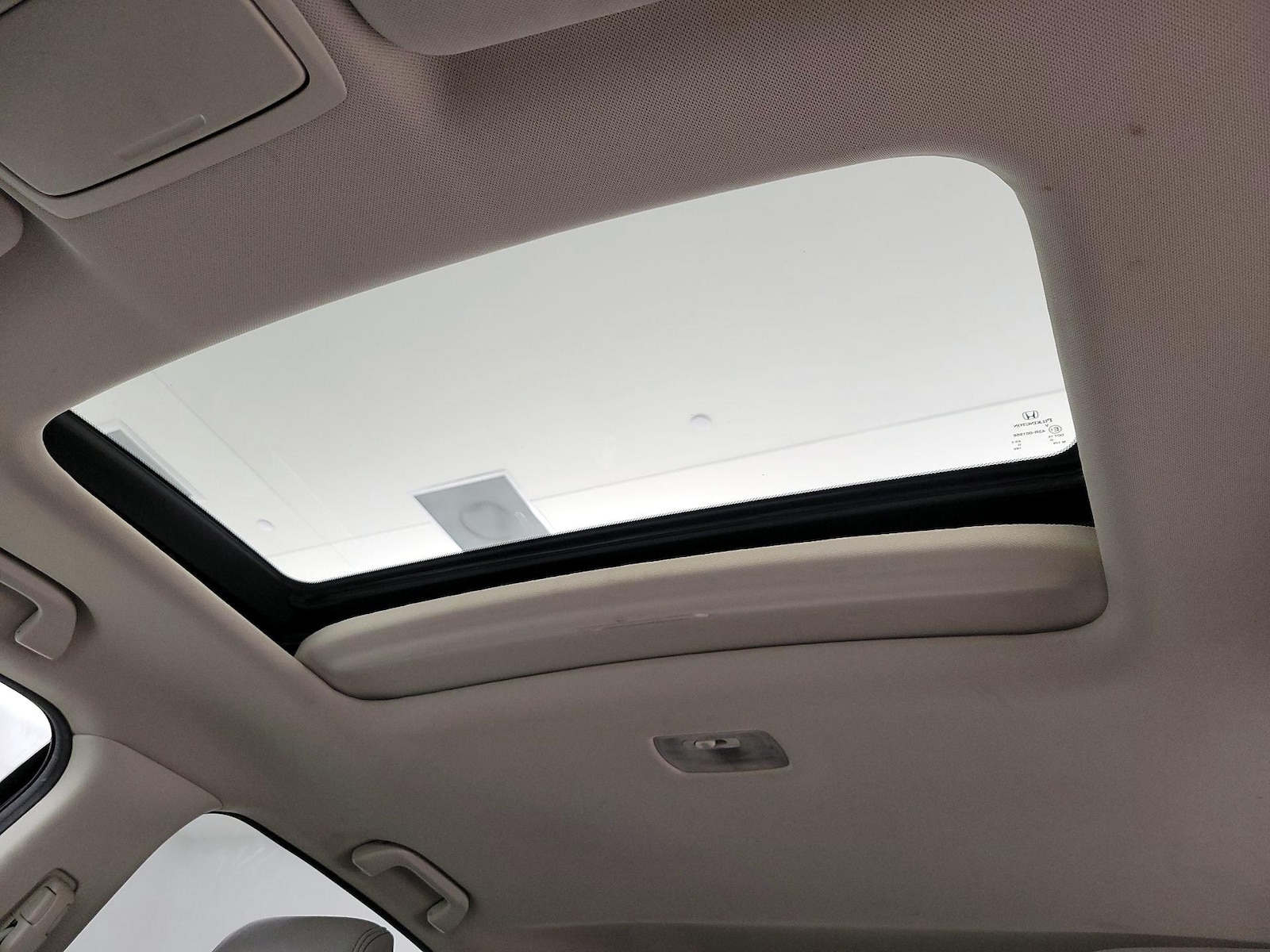 Sunroof(s) & Overhead Airbags