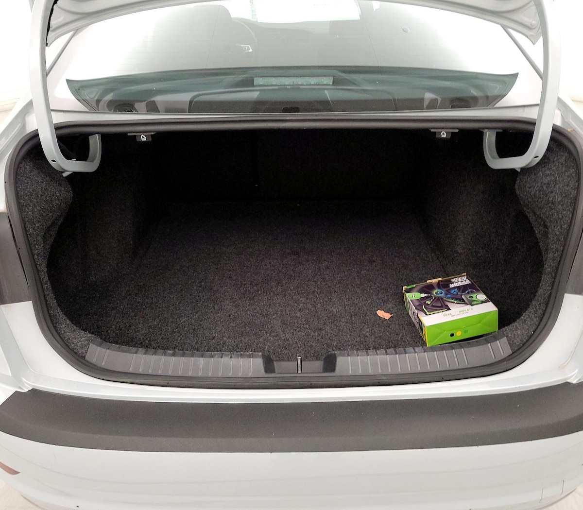 Trunk/Cargo (Seats Up)