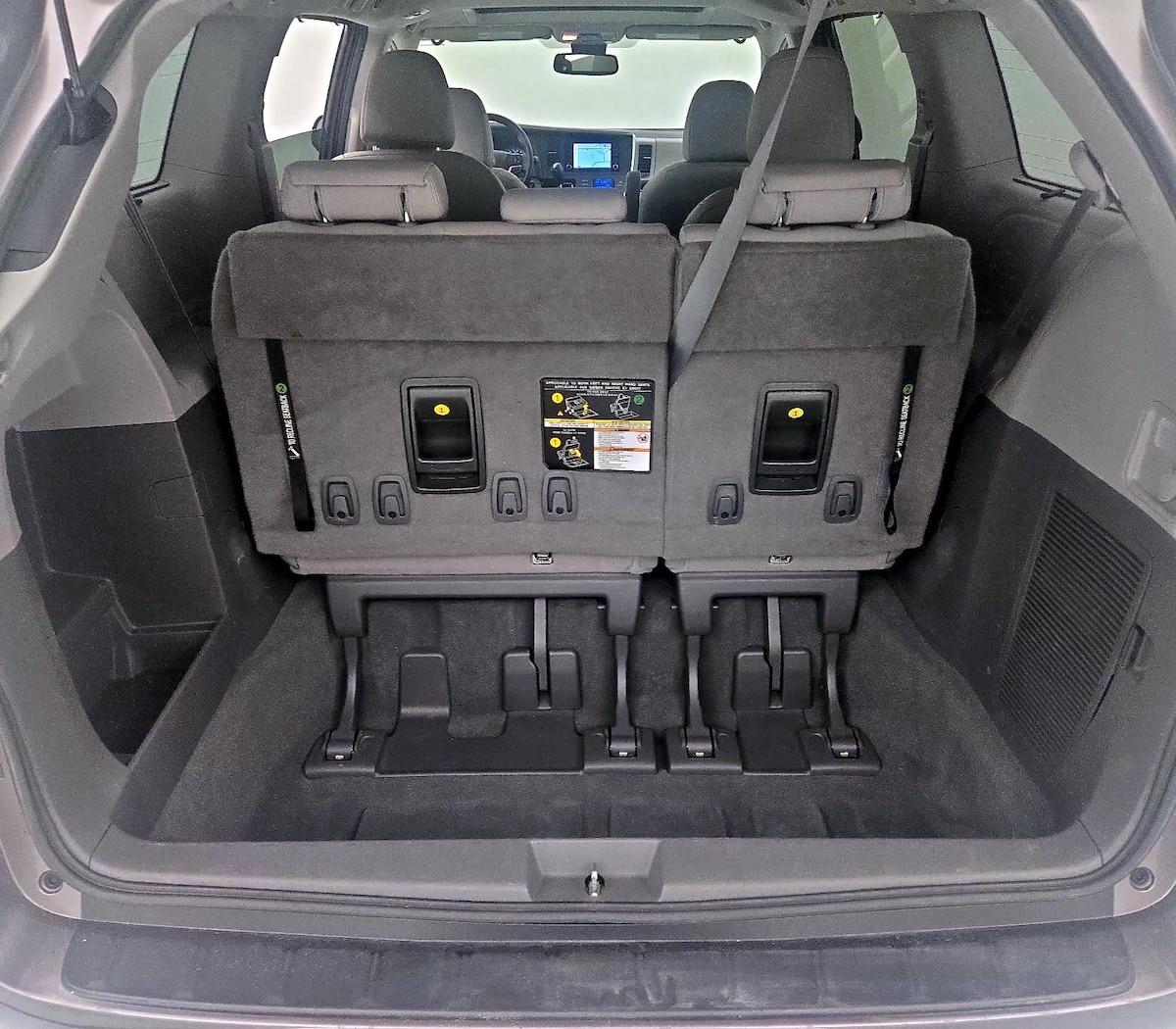Trunk/Cargo (Seats Up)