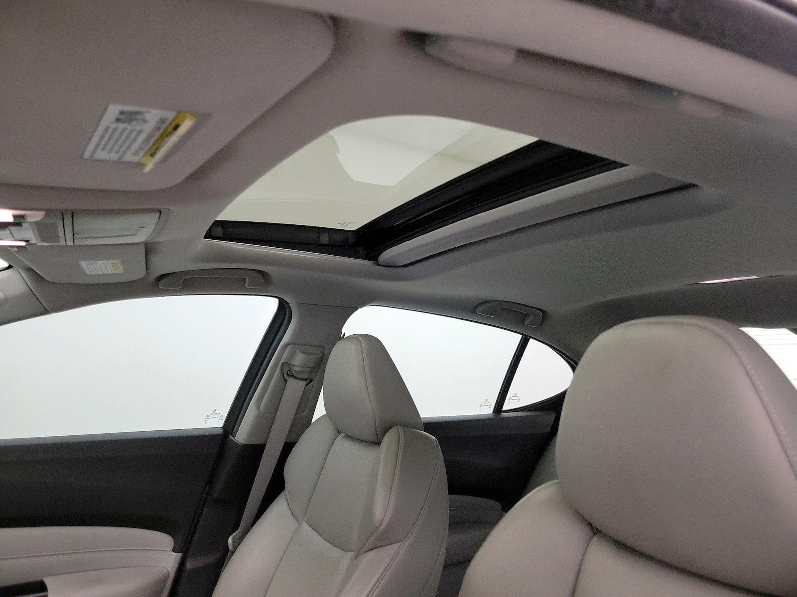 Sunroof(s) & Overhead Airbags