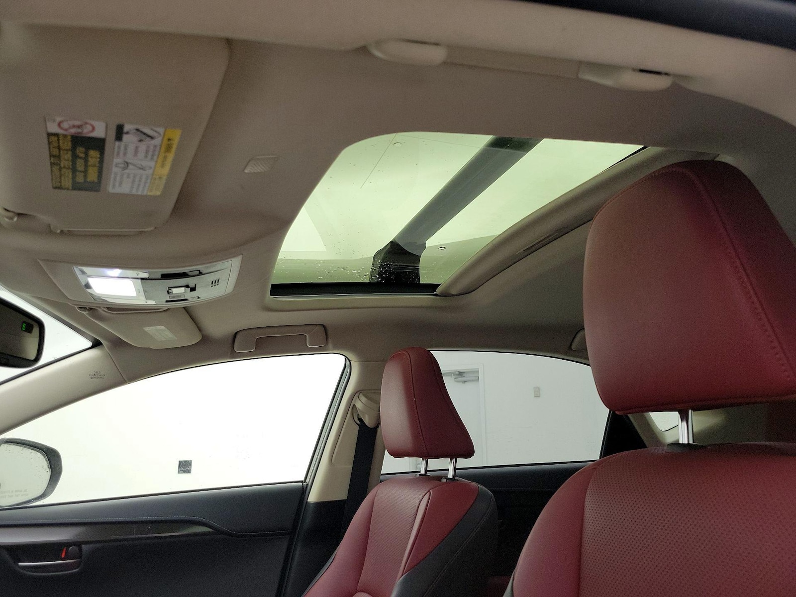 Sunroof(s) & Overhead Airbags