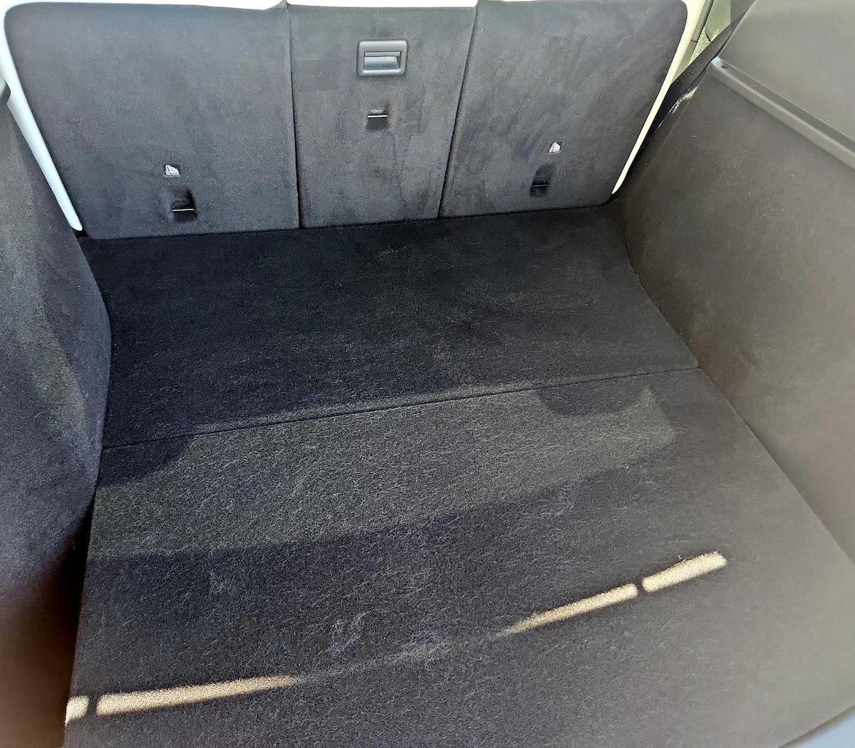 Trunk/Cargo (Seats Up)