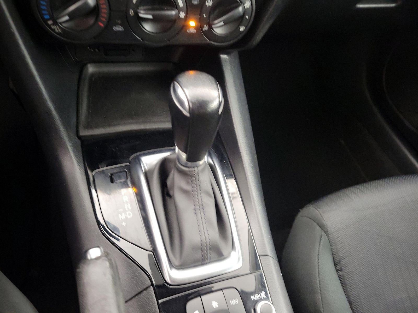 2015 Mazda MAZDA3 i Sport - Photo 18