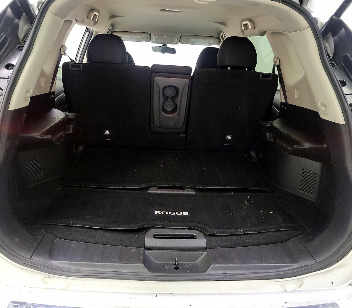Trunk/Cargo (Seats Up)