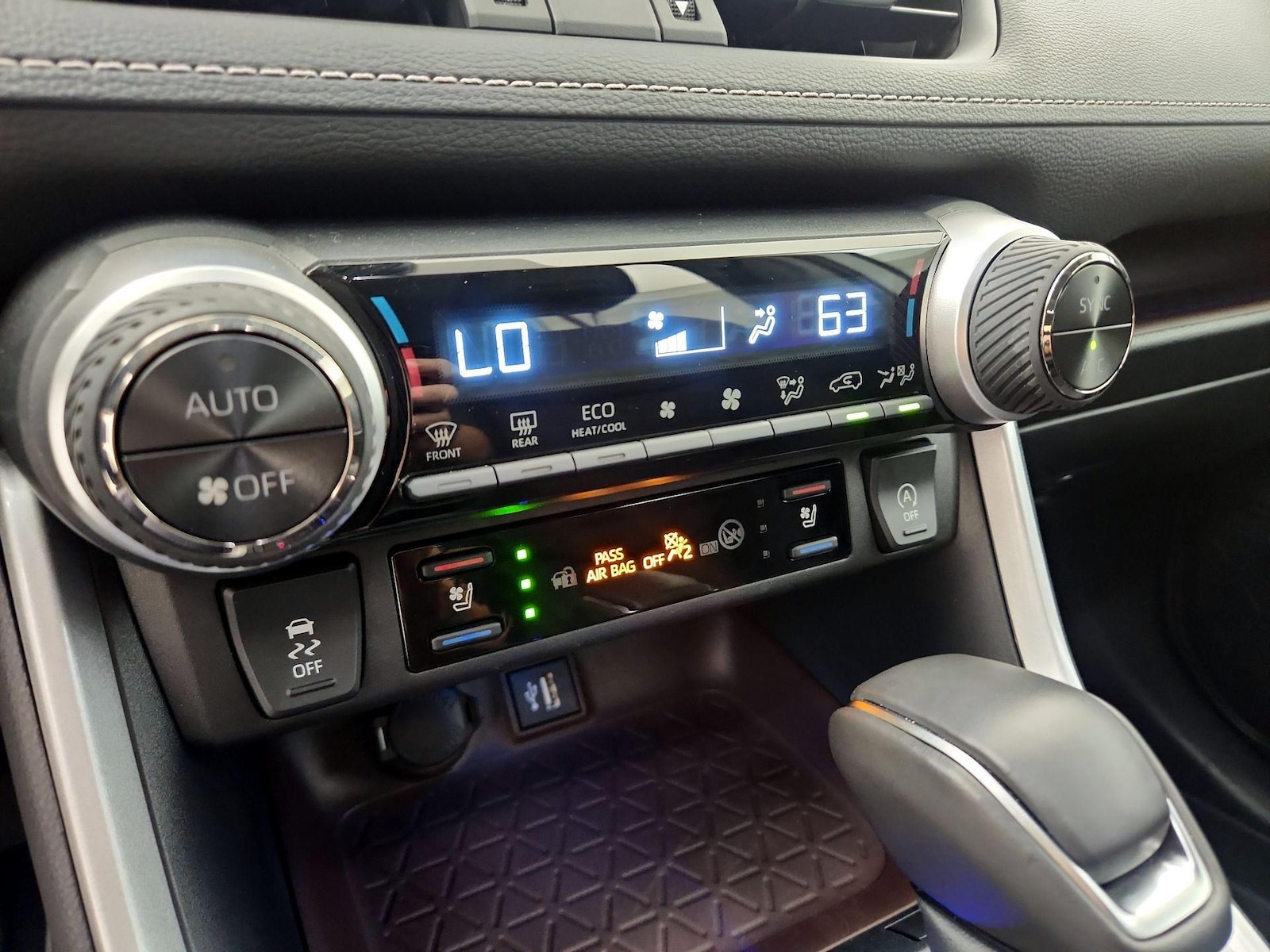 2025 Toyota RAV4 Limited - Photo 16
