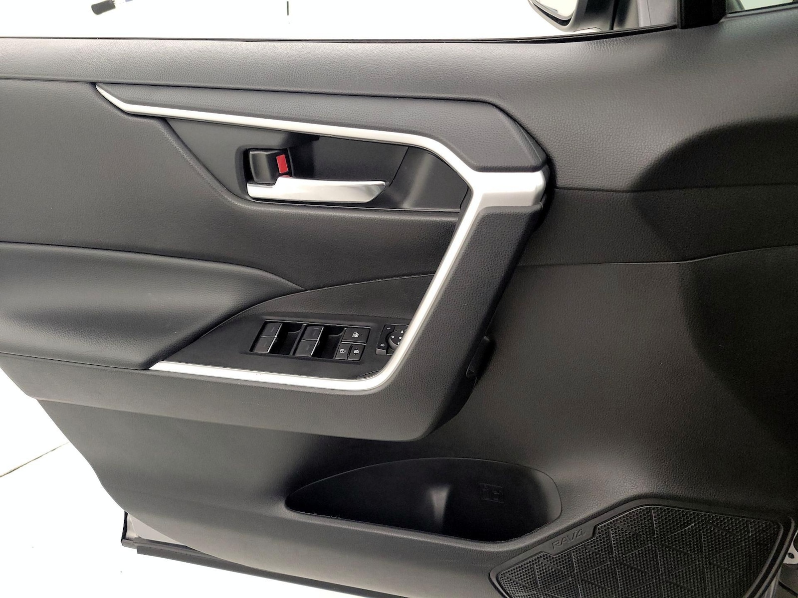 2024 Toyota RAV4 XLE Premium - Photo 13