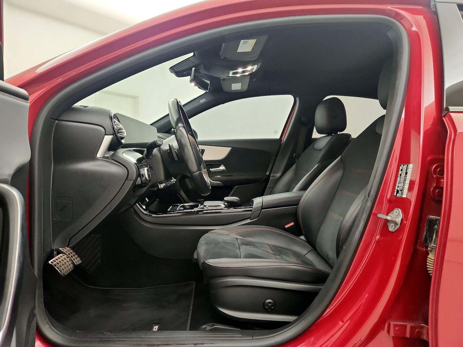 Power Seat(s) & Side Airbags