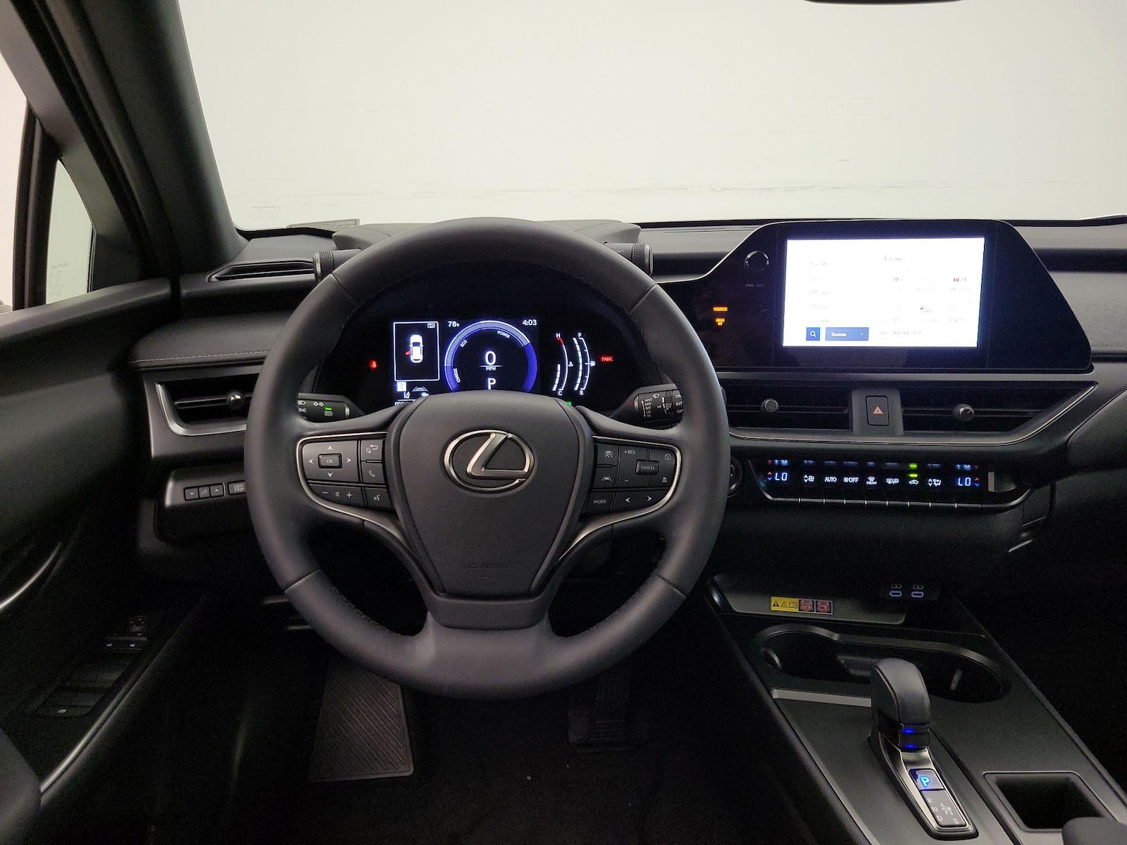 2025 Lexus UX Hybrid 300h - Photo 11