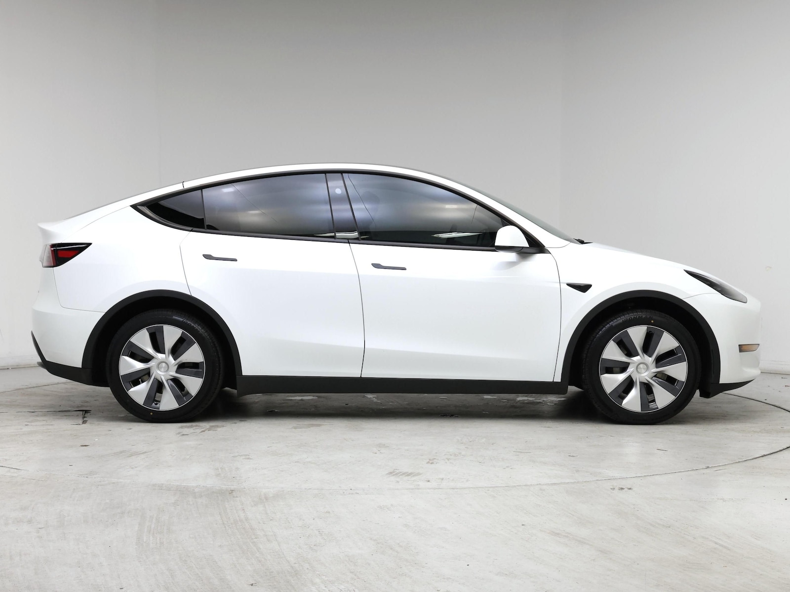 2023 Tesla Model Y Long Range - Photo 8