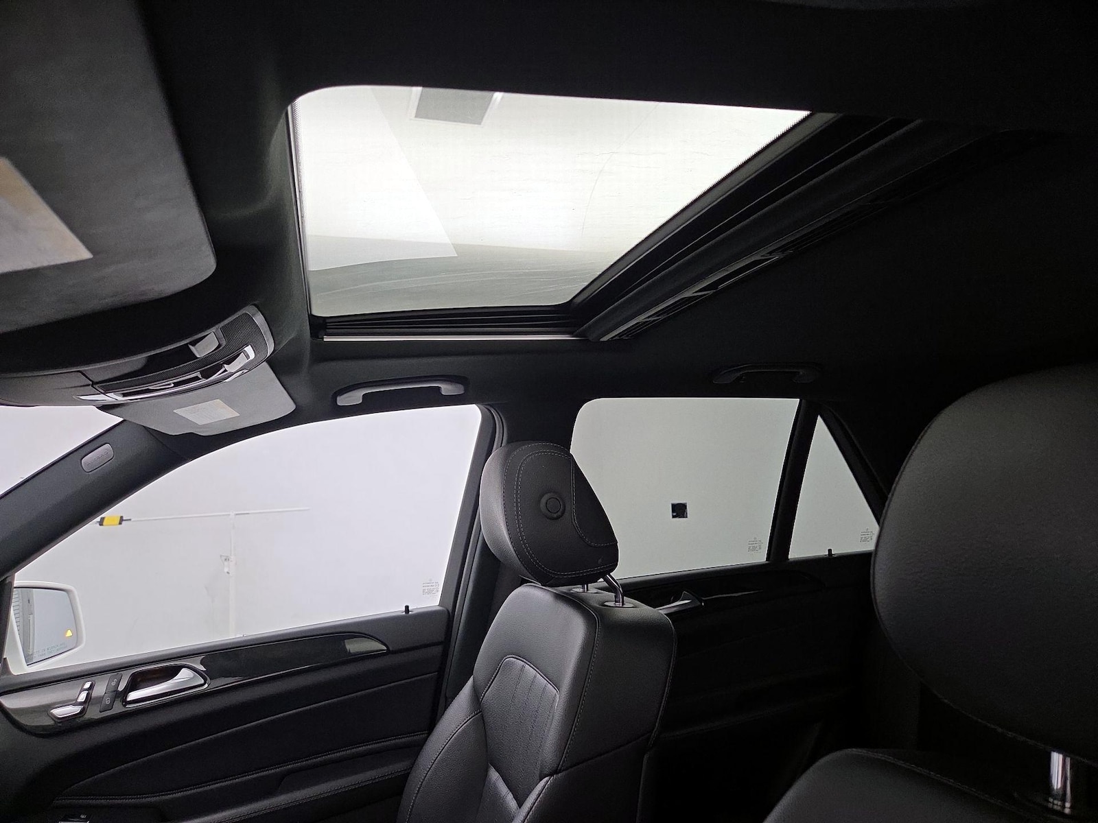 Sunroof(s) & Overhead Airbags