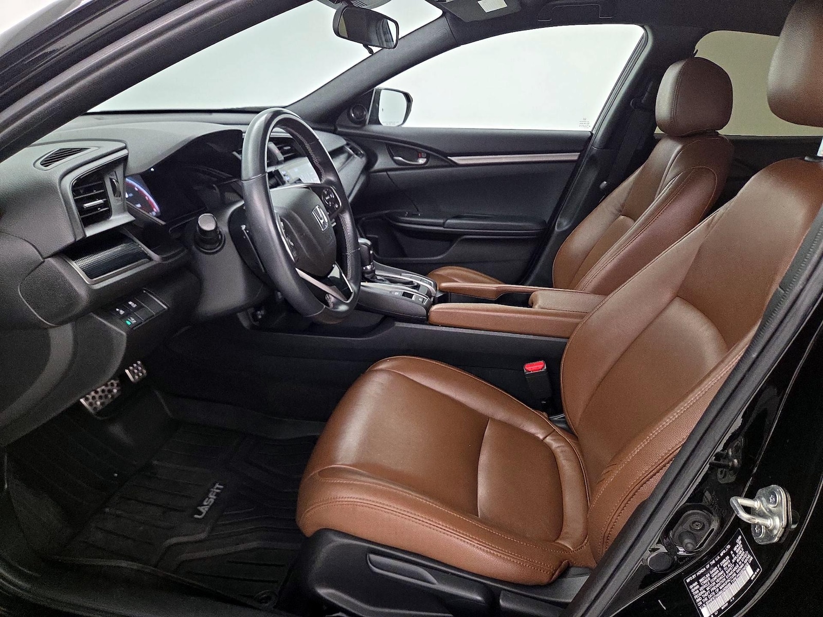 Side Airbags & Leatherette Seats