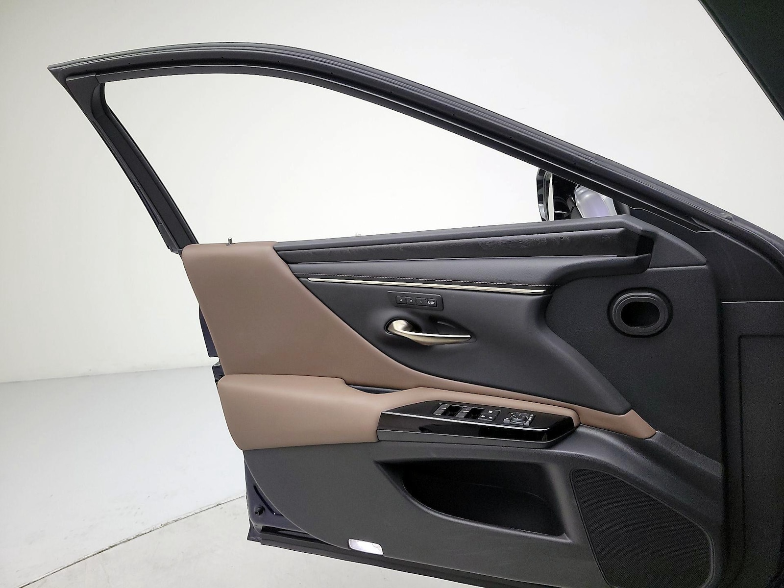 2023 Lexus ES 350 - Photo 13