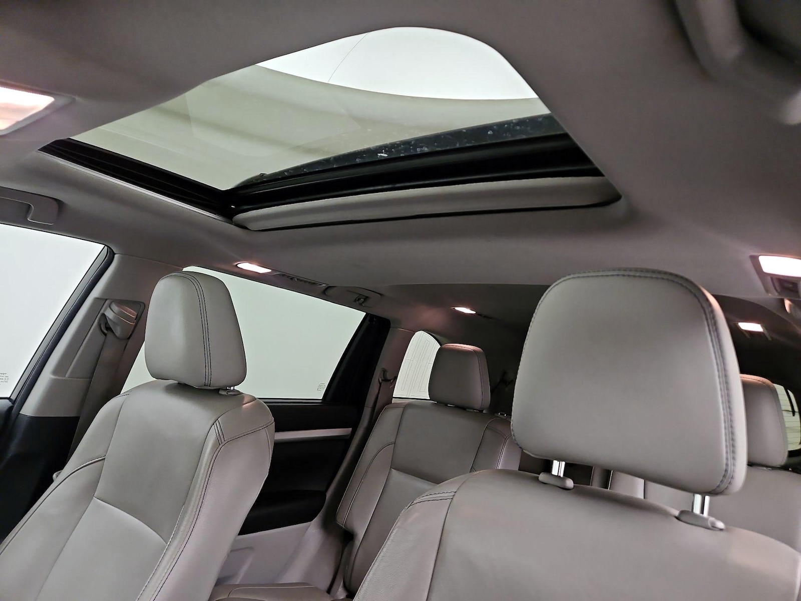 Sunroof(s) & Overhead Airbags