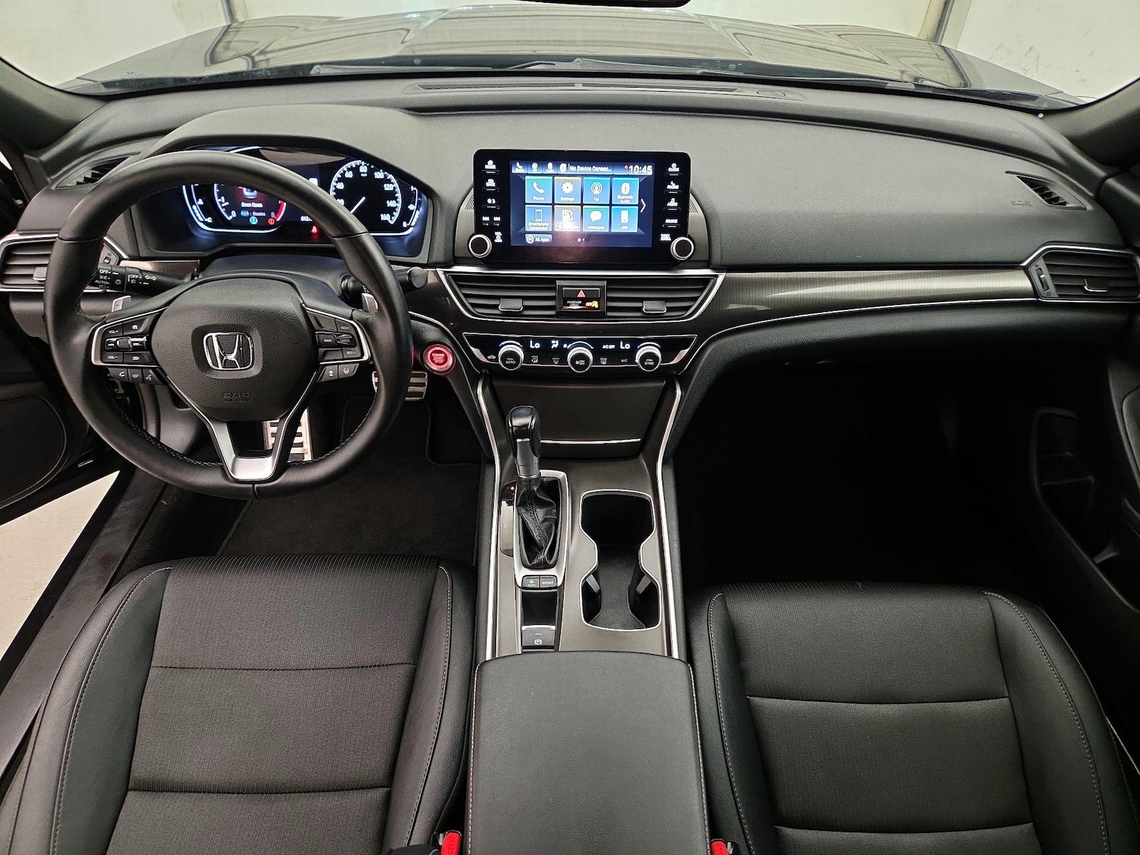 Apple CarPlay® & Android Auto™