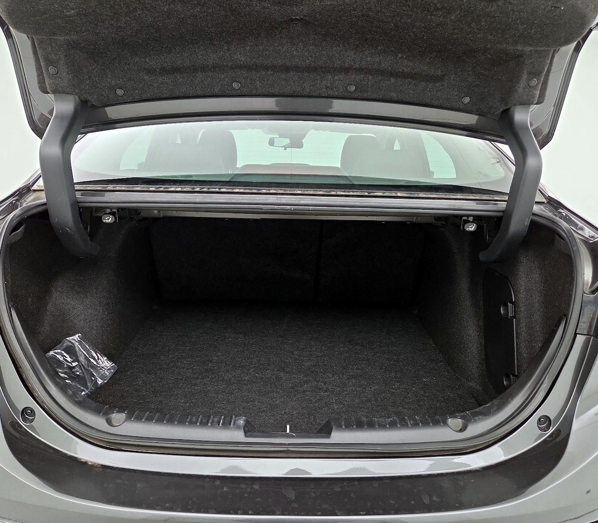 Trunk/Cargo (Seats Up)
