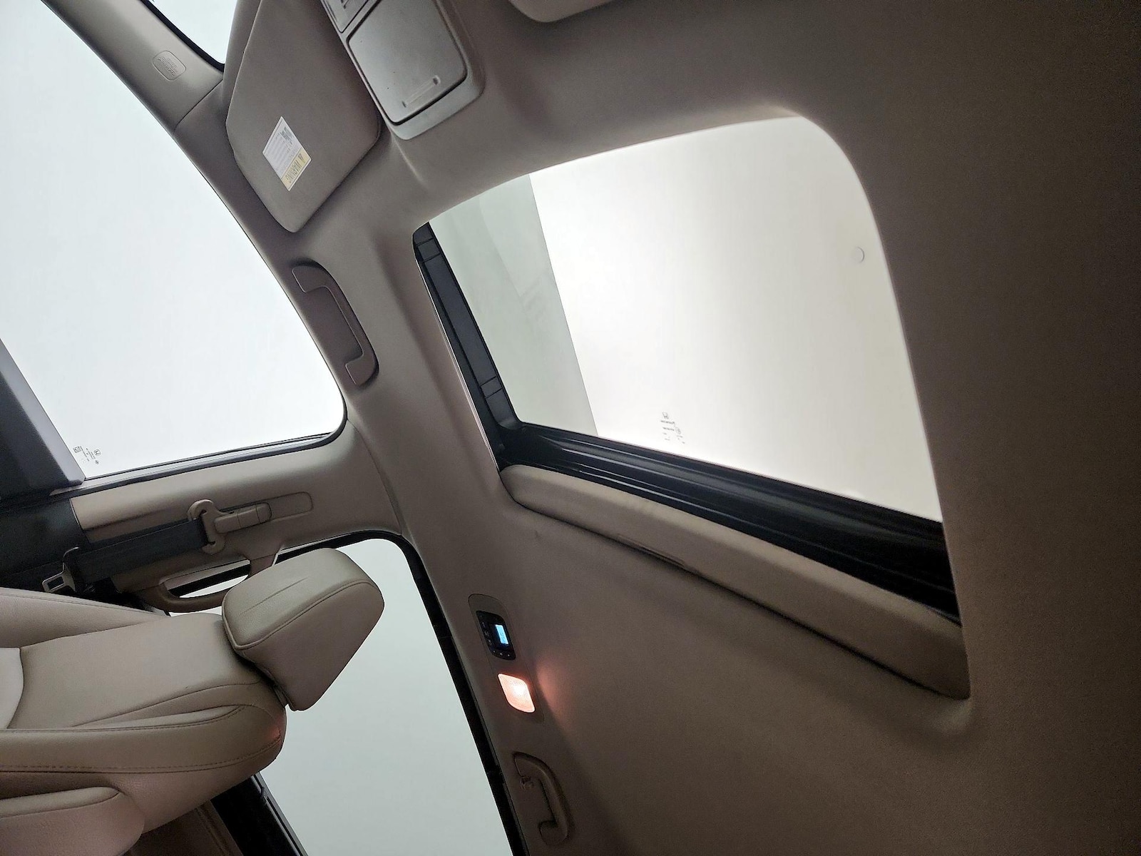 Sunroof(s) & Overhead Airbags