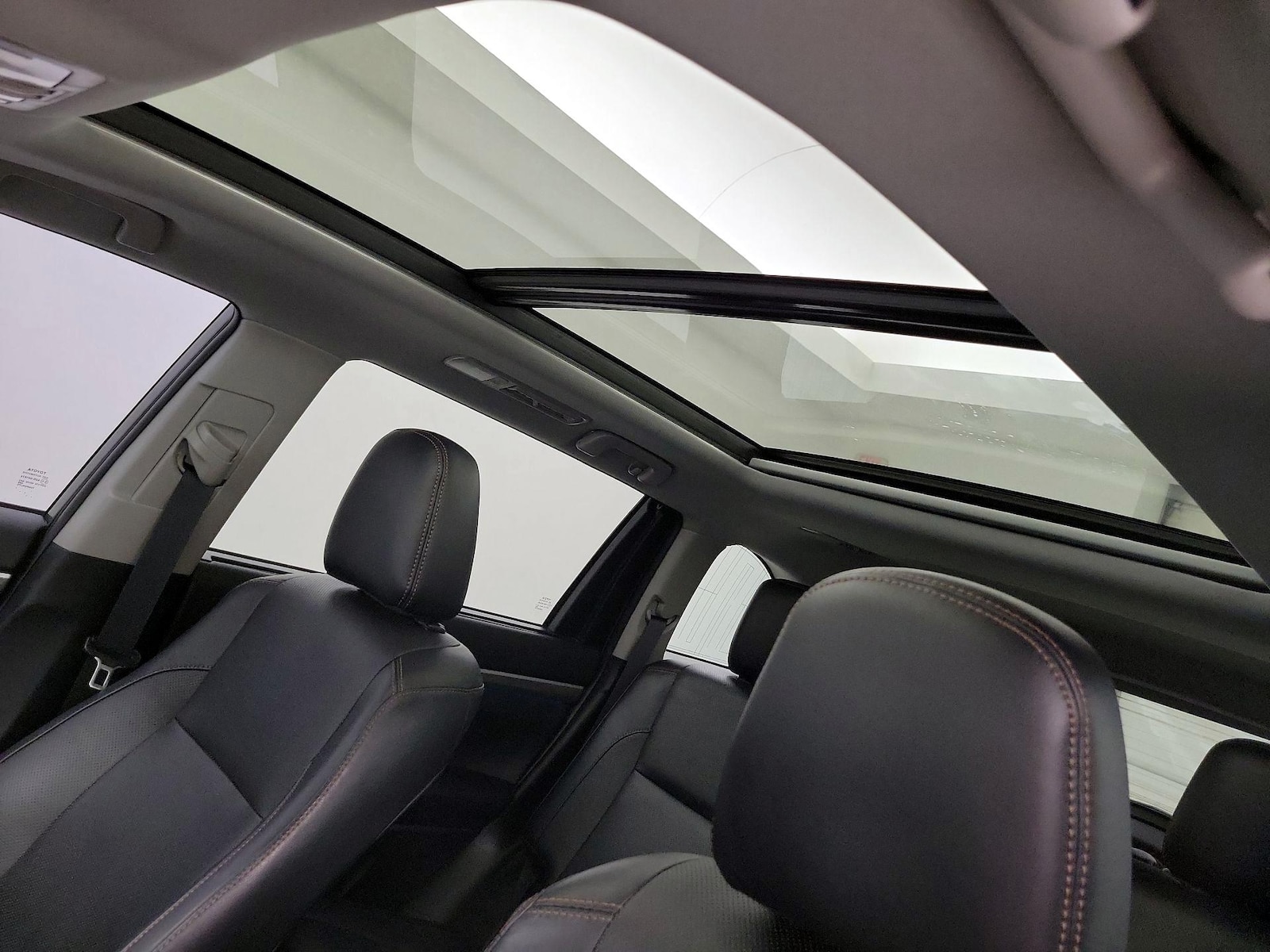 Sunroof(s) & Overhead Airbags