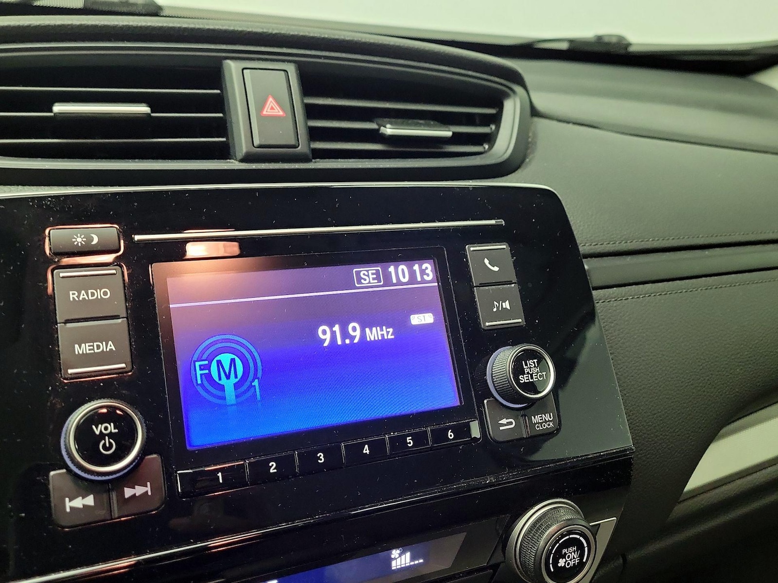 2020 Honda CR-V LX - Photo 16