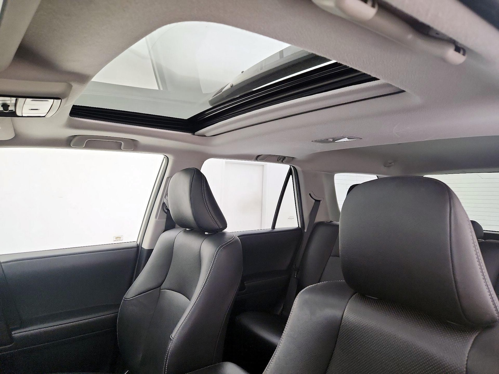Sunroof(s) & Overhead Airbags