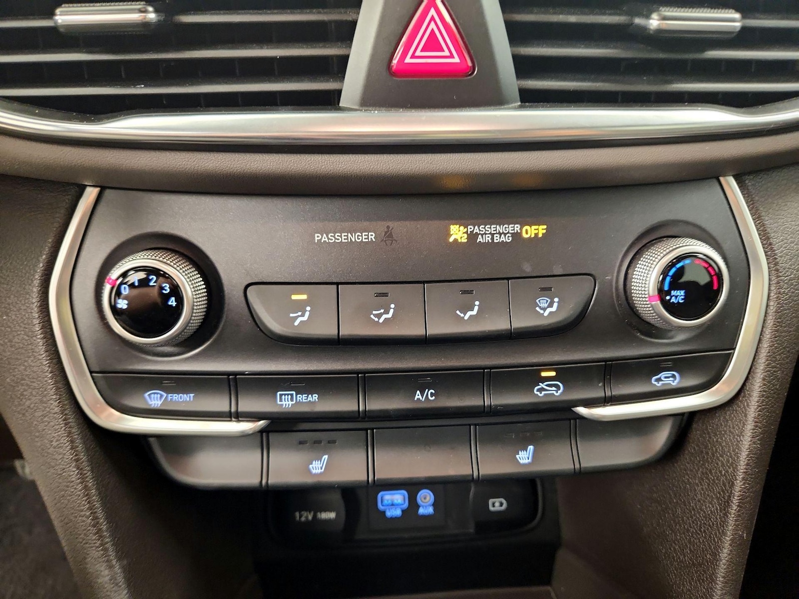 2020 Hyundai Santa Fe SEL - Photo 17