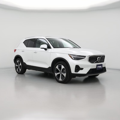 2024 Volvo XC40 B5 Plus Bright Theme
