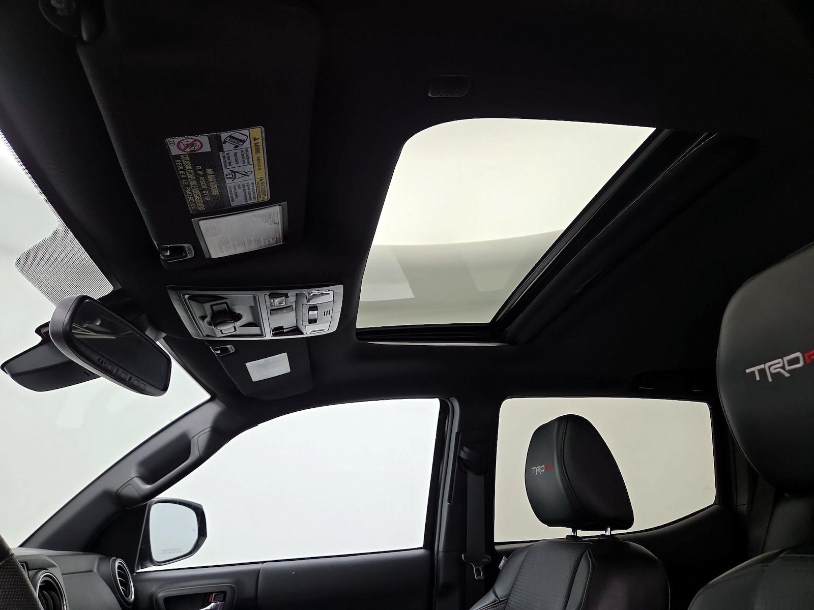 Sunroof(s) & Overhead Airbags