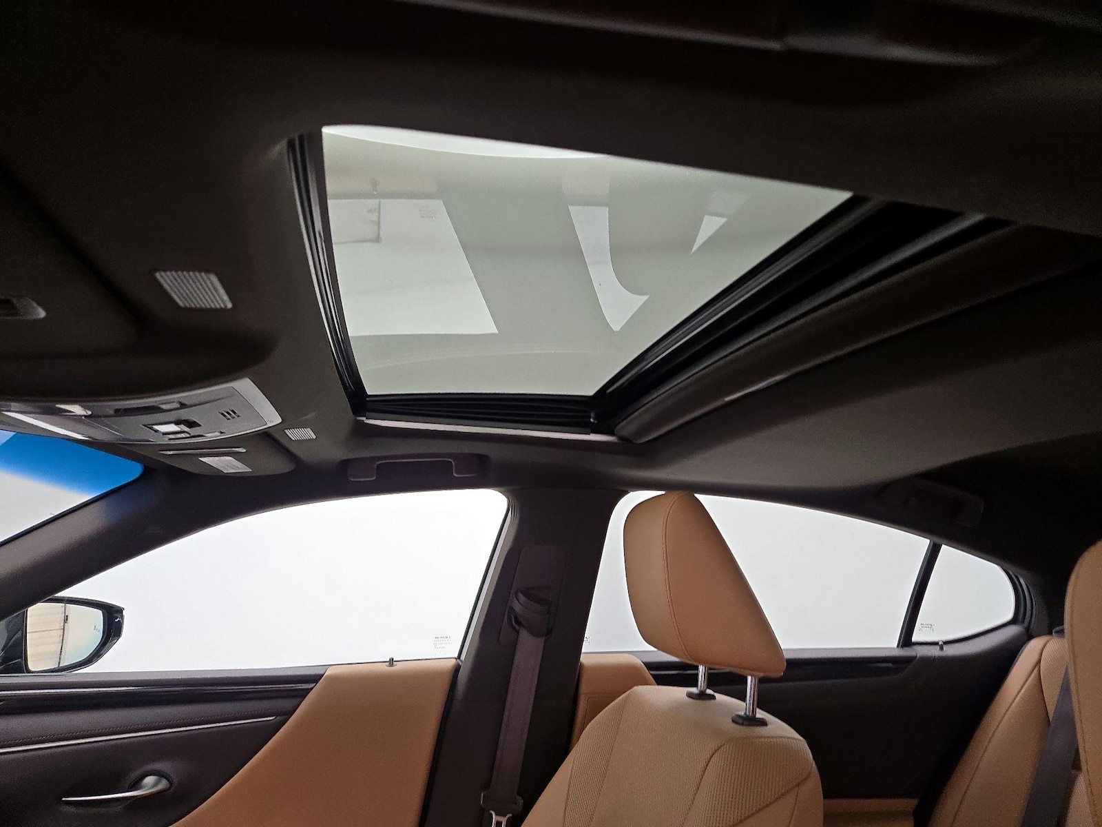 Sunroof(s) & Overhead Airbags