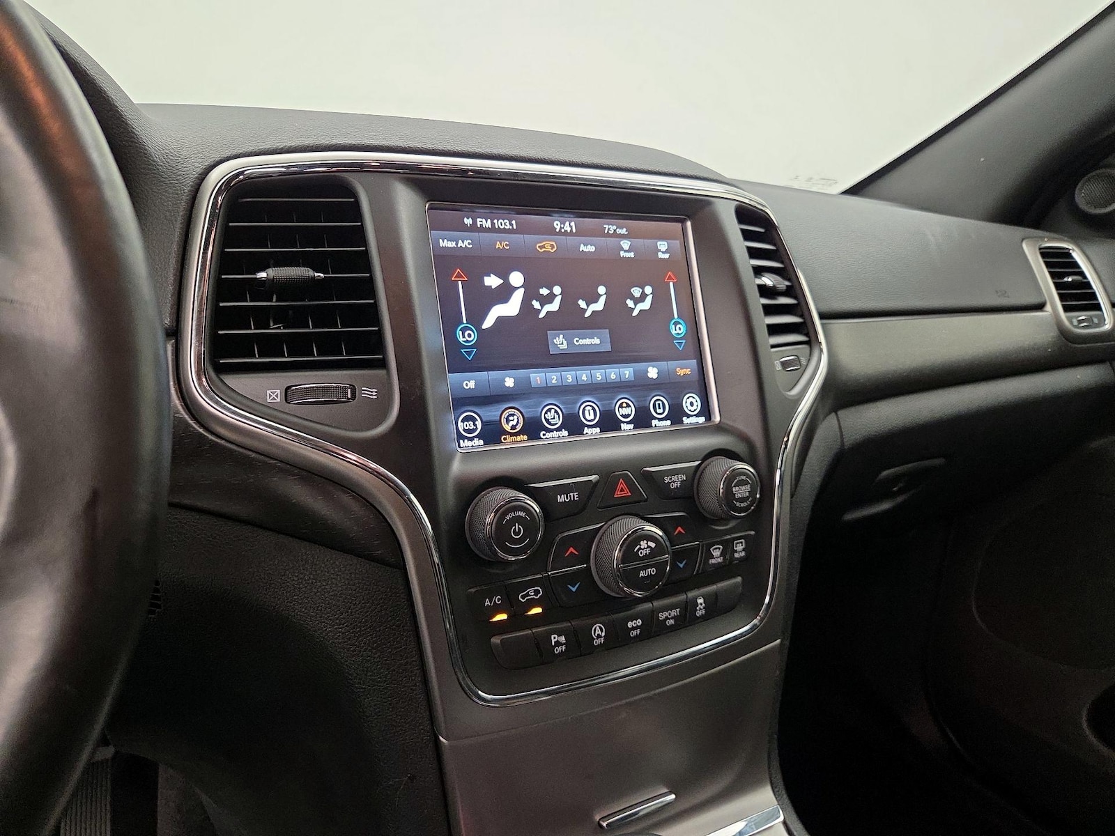 2018 Jeep Grand Cherokee Altitude - Photo 17