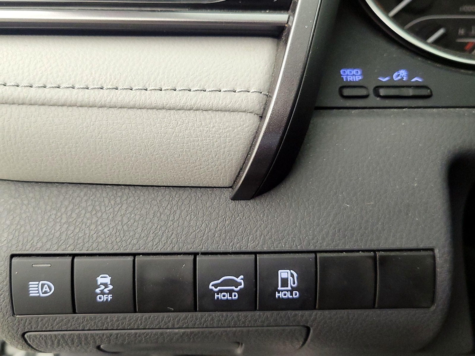 2023 Toyota Camry LE - Photo 14