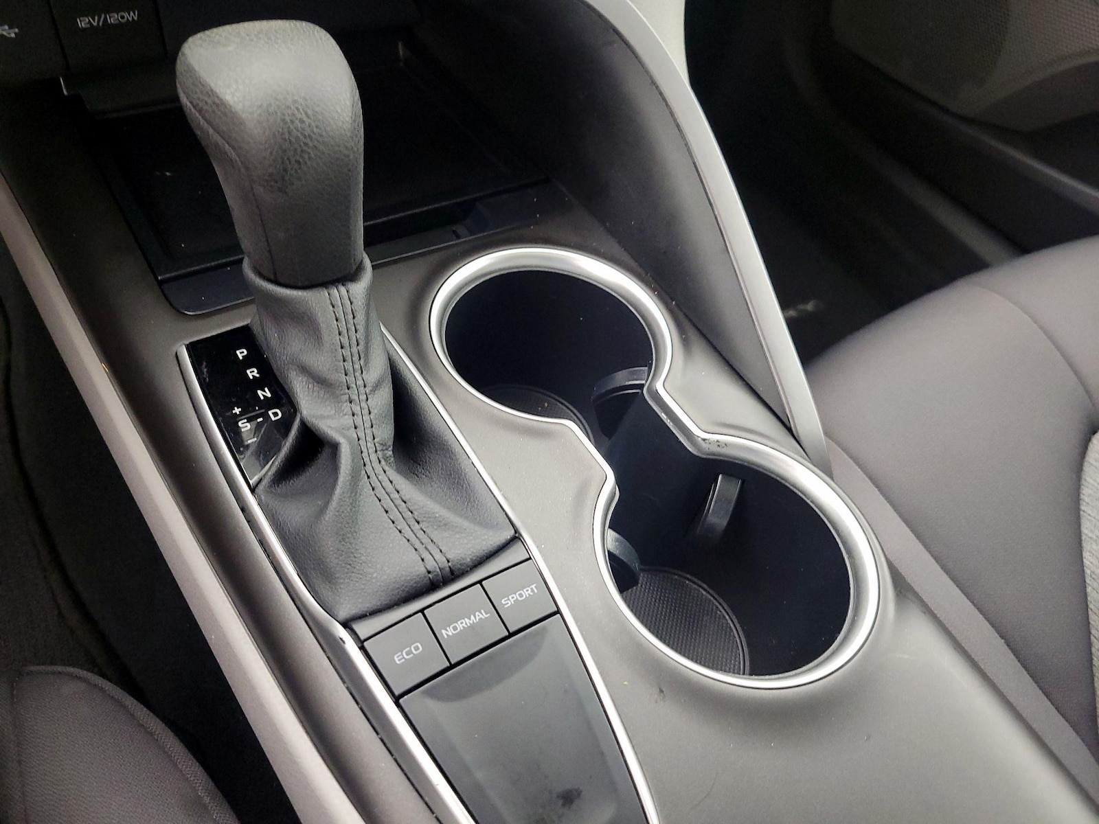 2023 Toyota Camry LE - Photo 18
