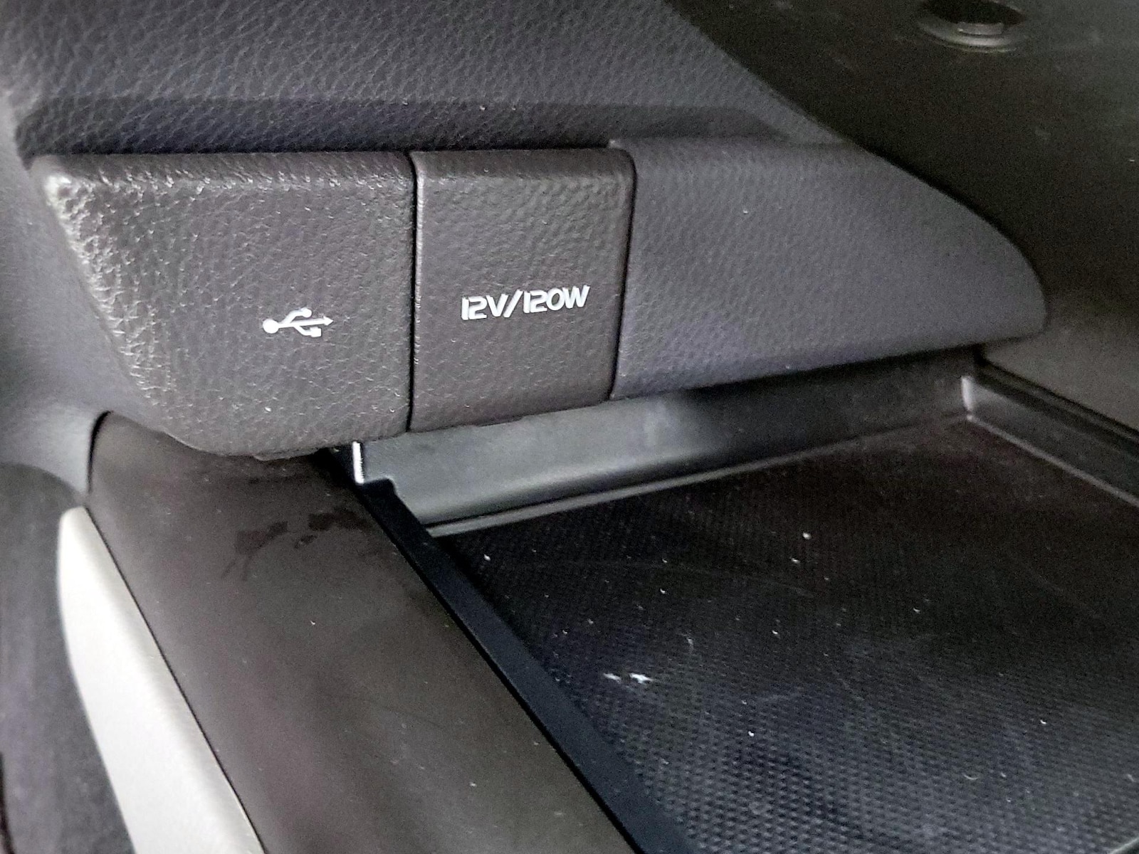 2023 Toyota Camry LE - Photo 19