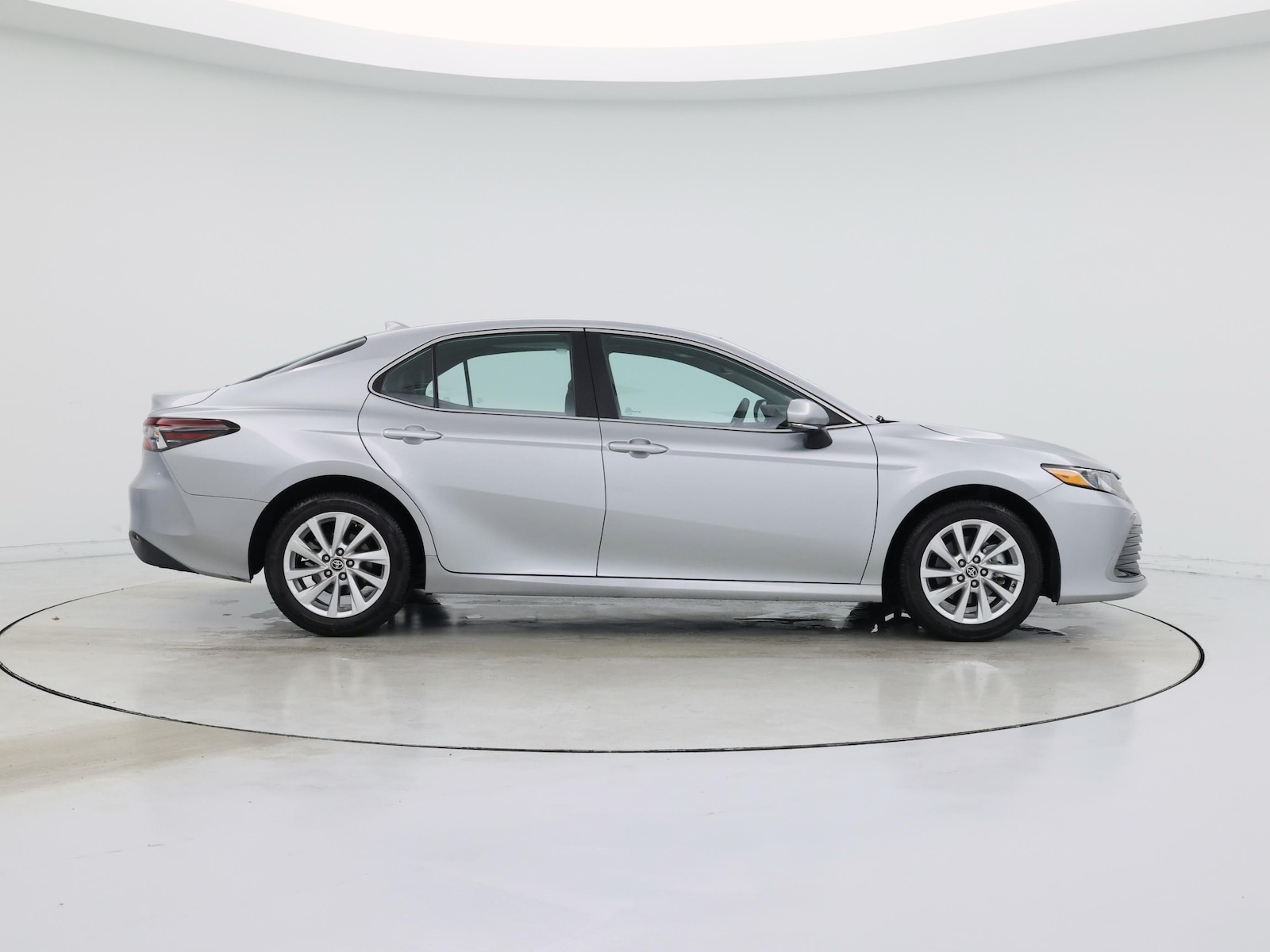 2023 Toyota Camry LE - Photo 8