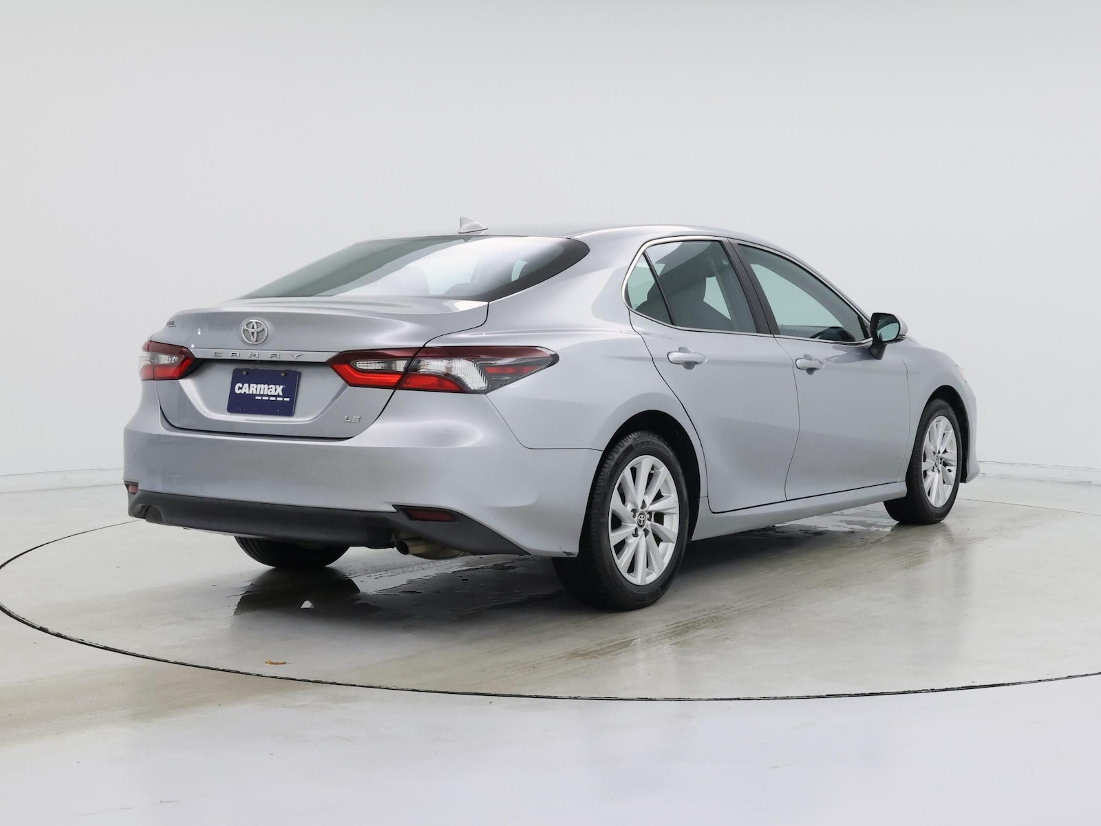 2023 Toyota Camry LE - Photo 9