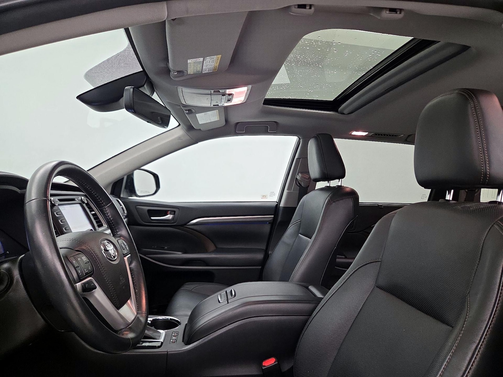 Sunroof(s) & Overhead Airbags