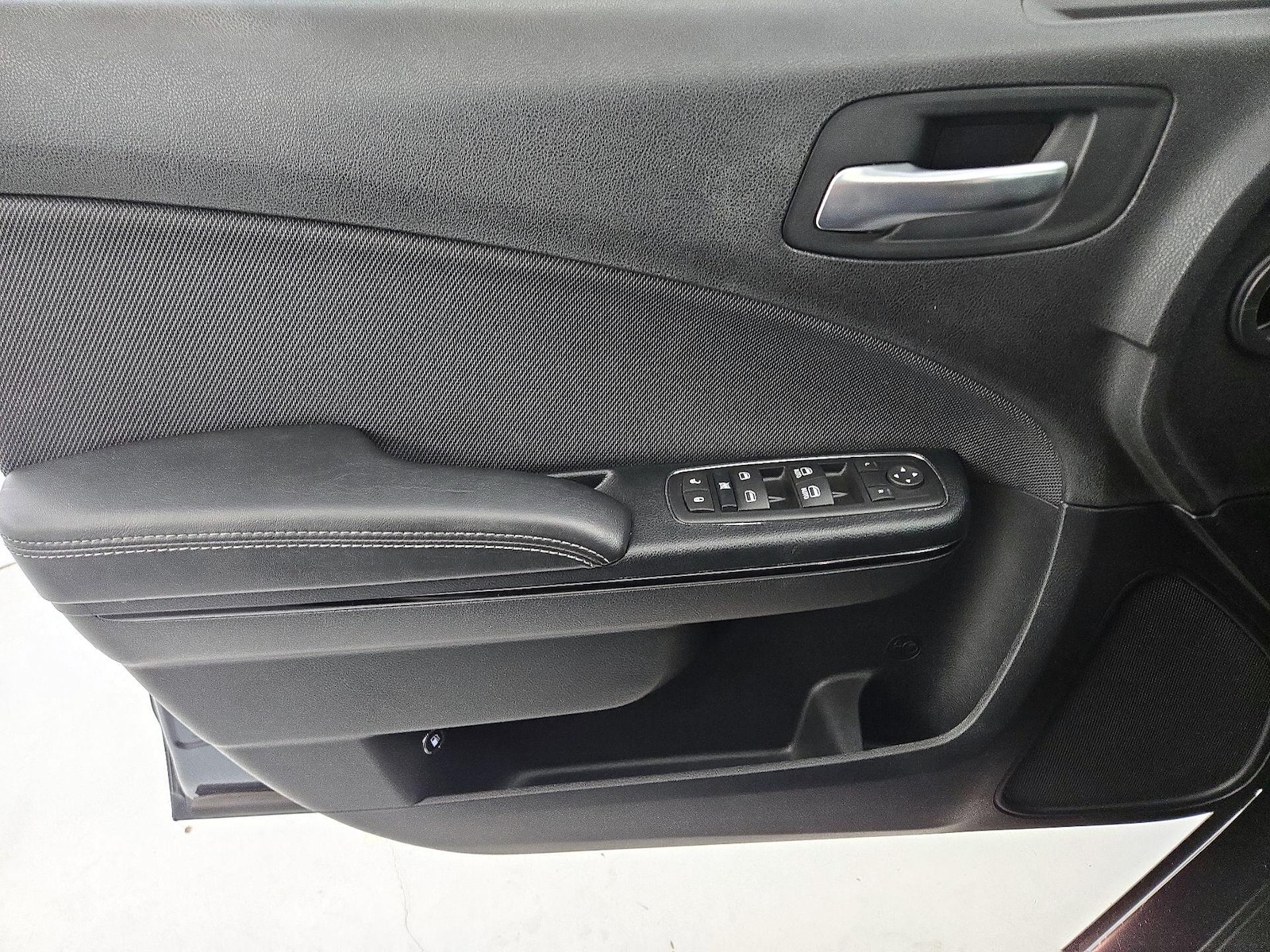 2016 Dodge Charger SE - Photo 13