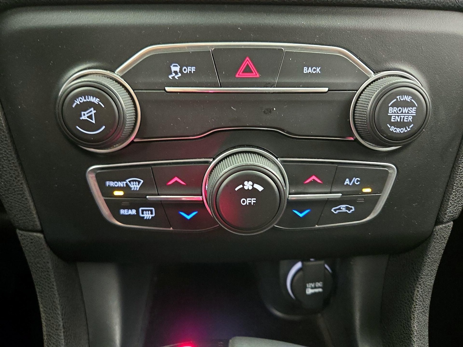 2016 Dodge Charger SE - Photo 16