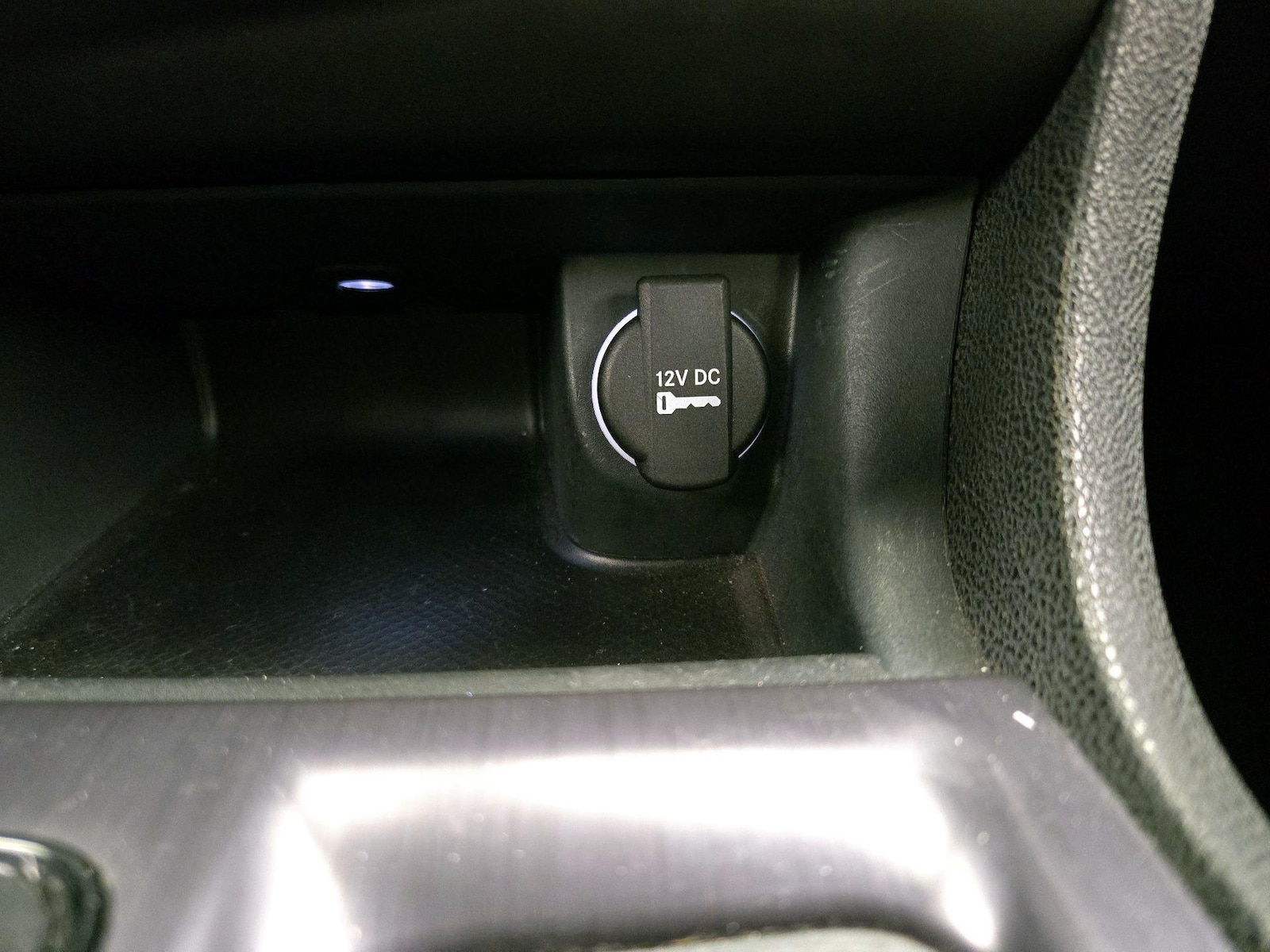 2016 Dodge Charger SE - Photo 18