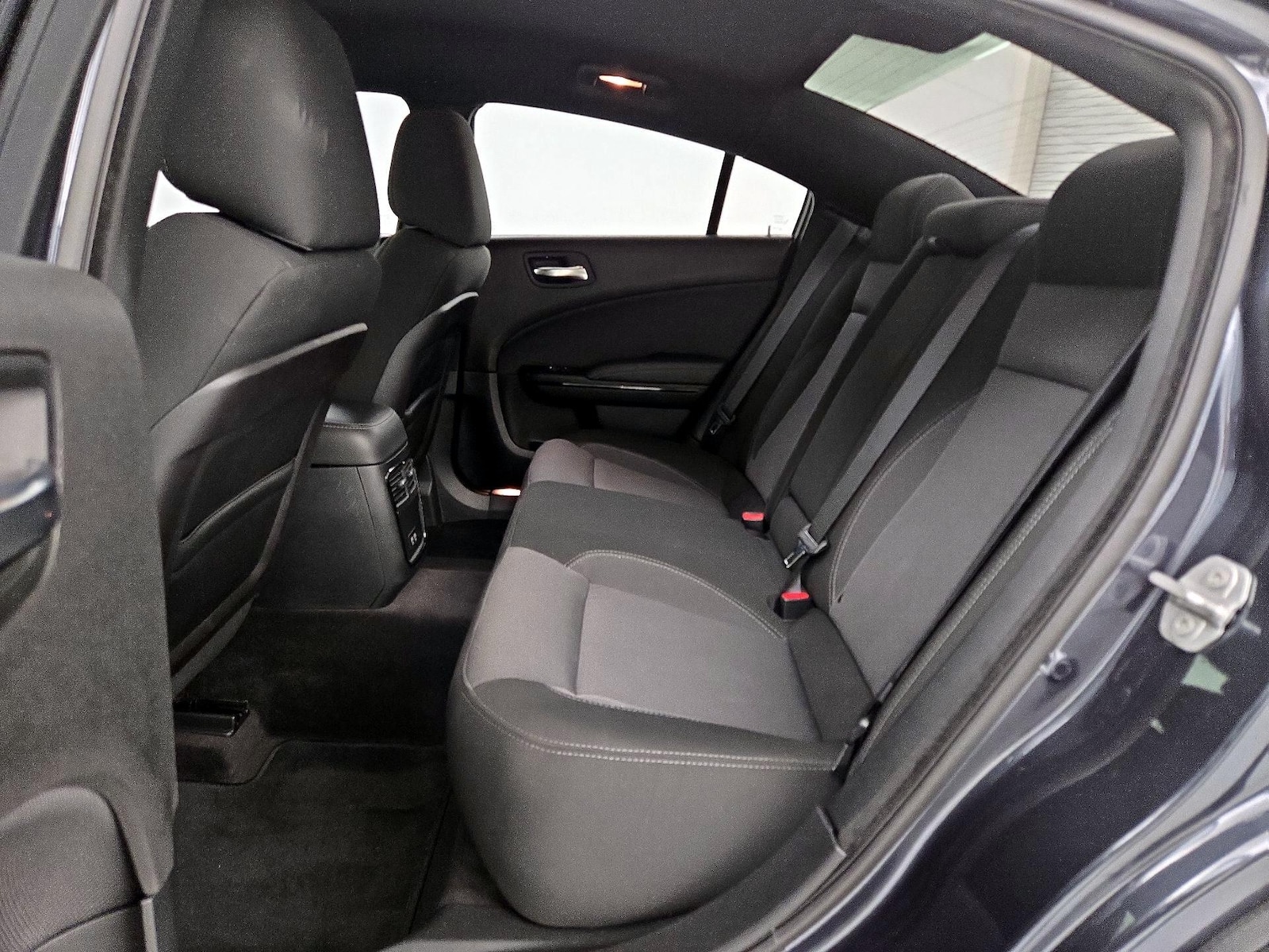 2016 Dodge Charger SE - Photo 19