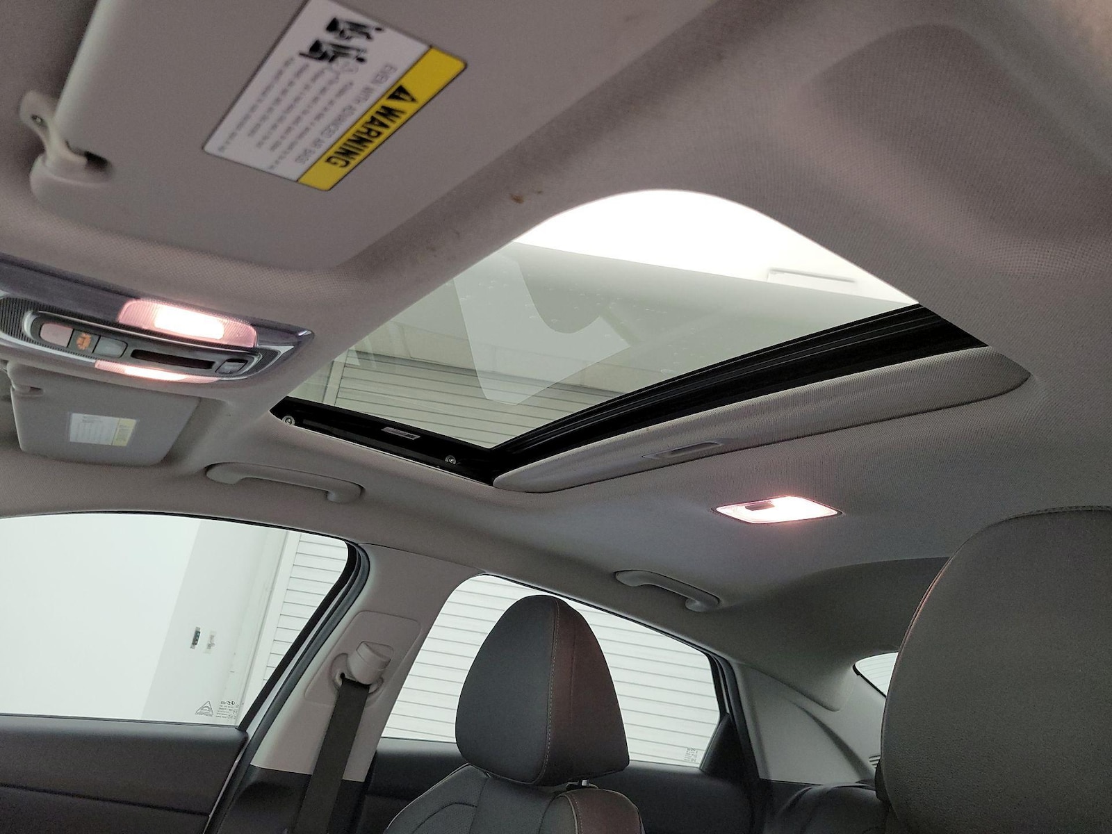 Sunroof(s) & Overhead Airbags