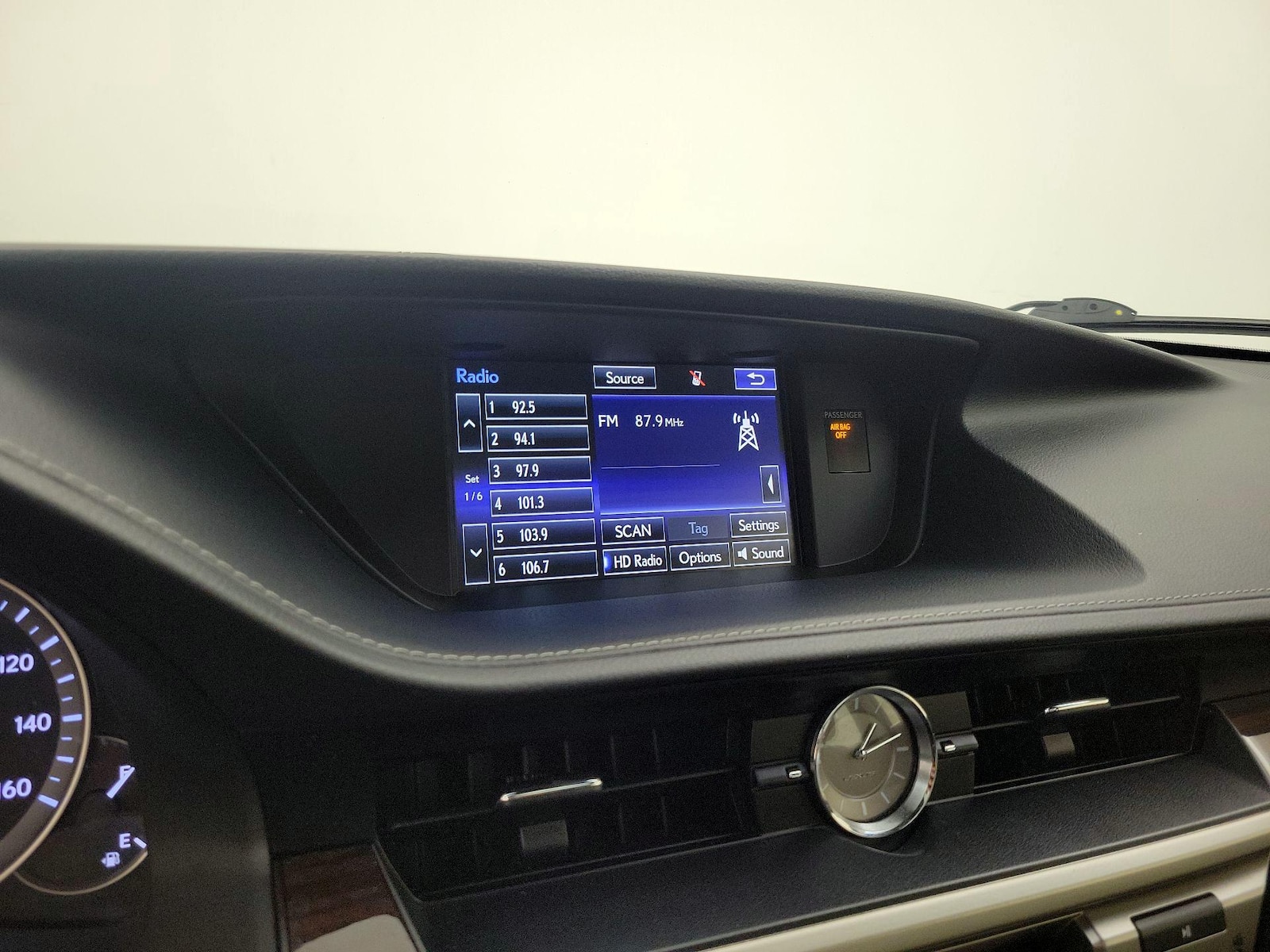 2016 Lexus ES 350 - Photo 17