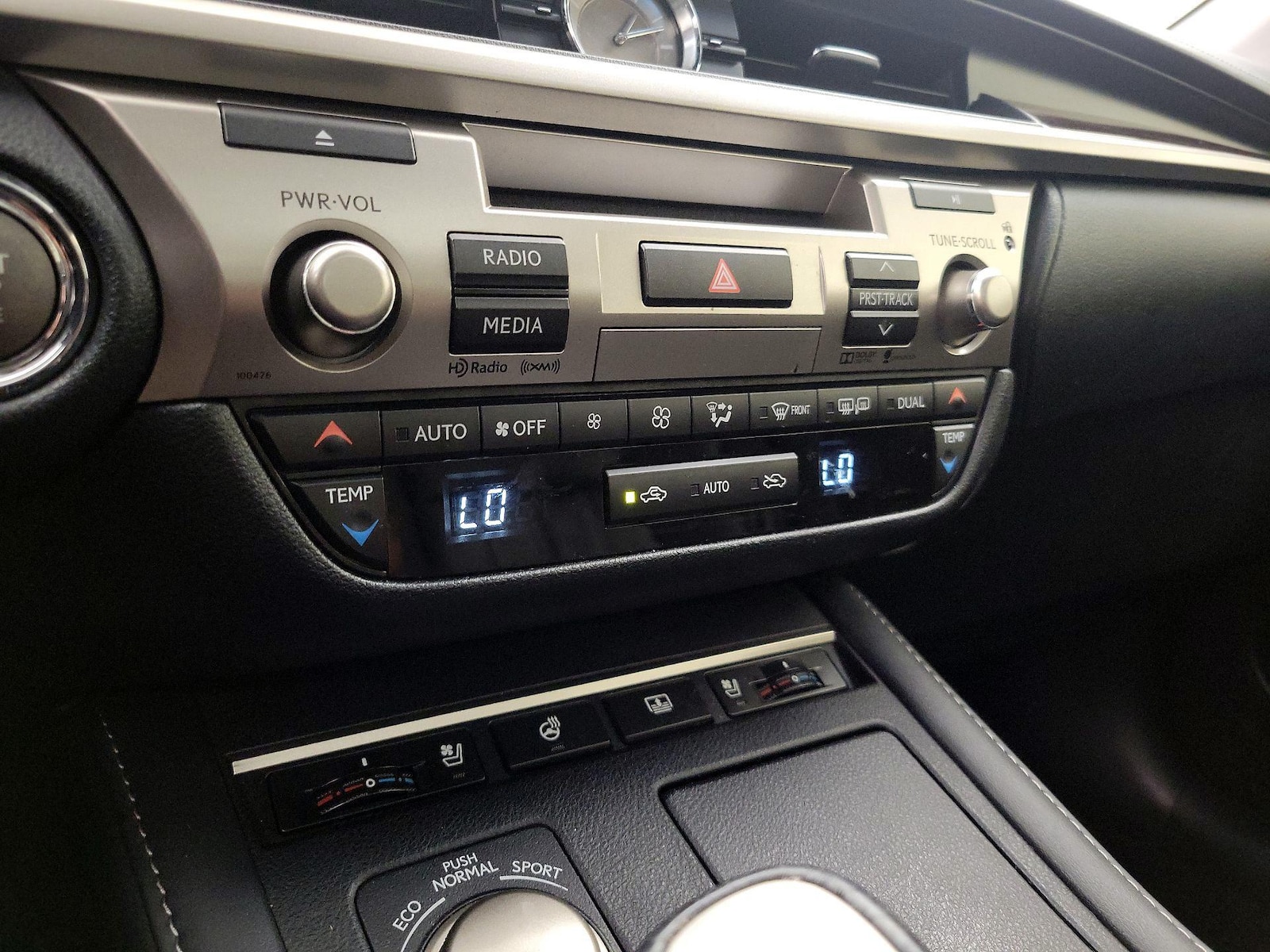 2016 Lexus ES 350 - Photo 18