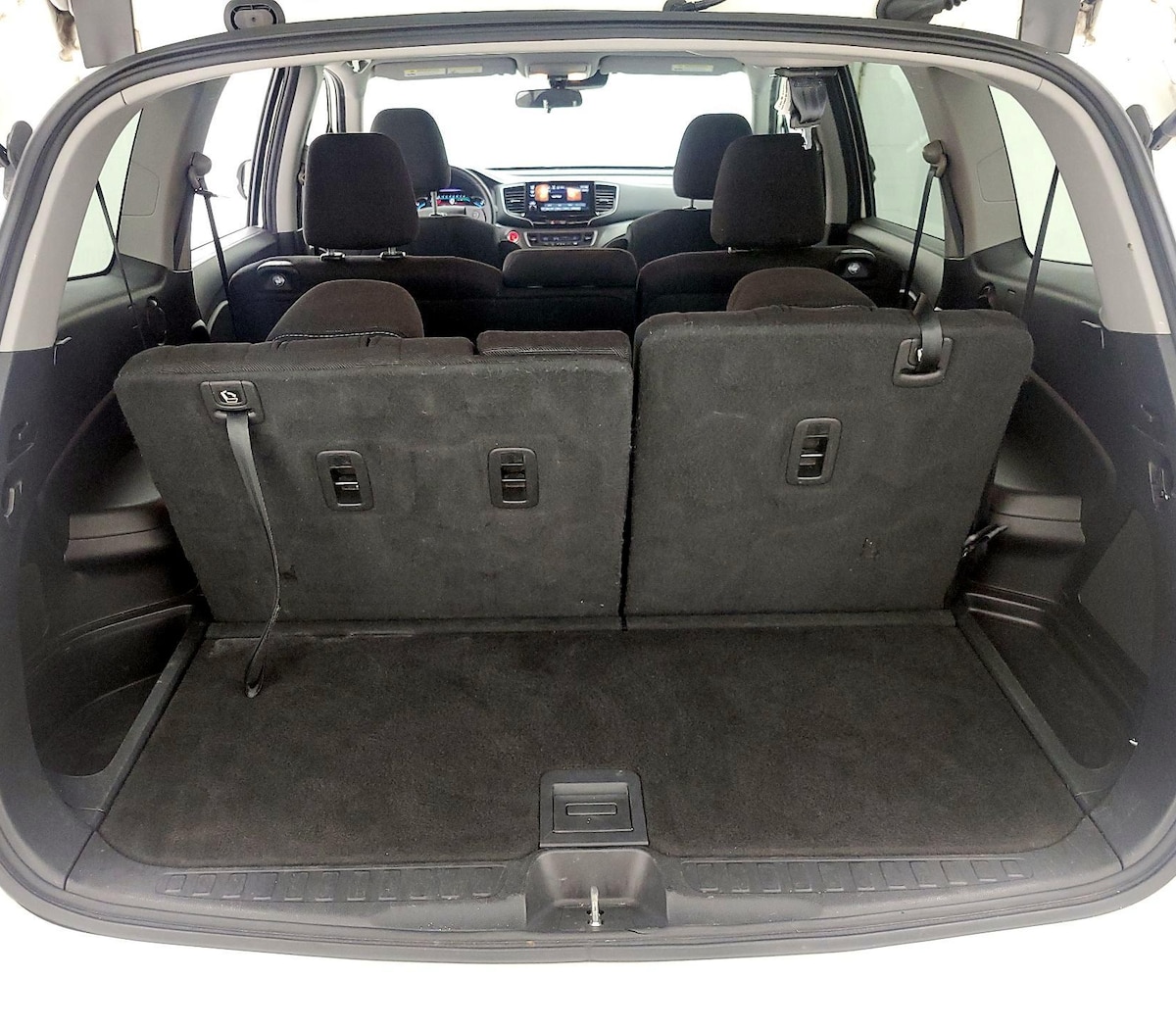 Trunk/Cargo (Seats Up)