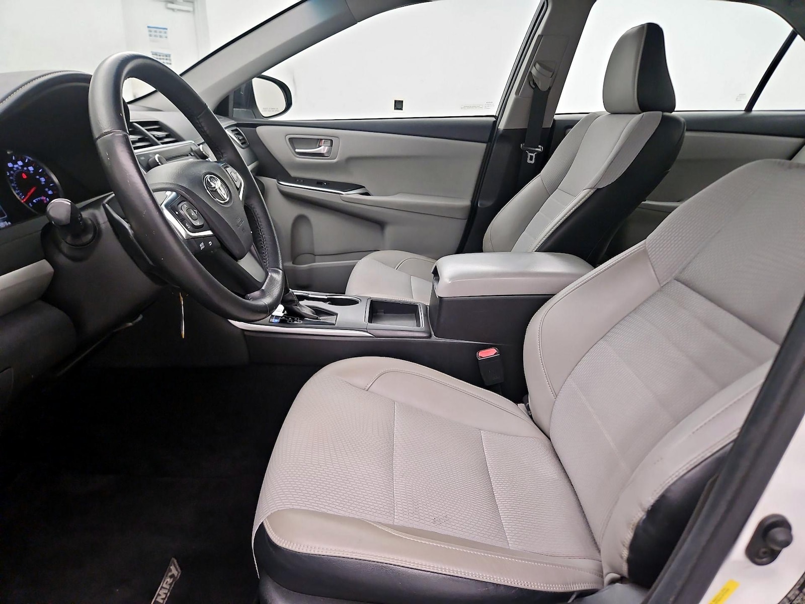 Power Seat(s) & Side Airbags