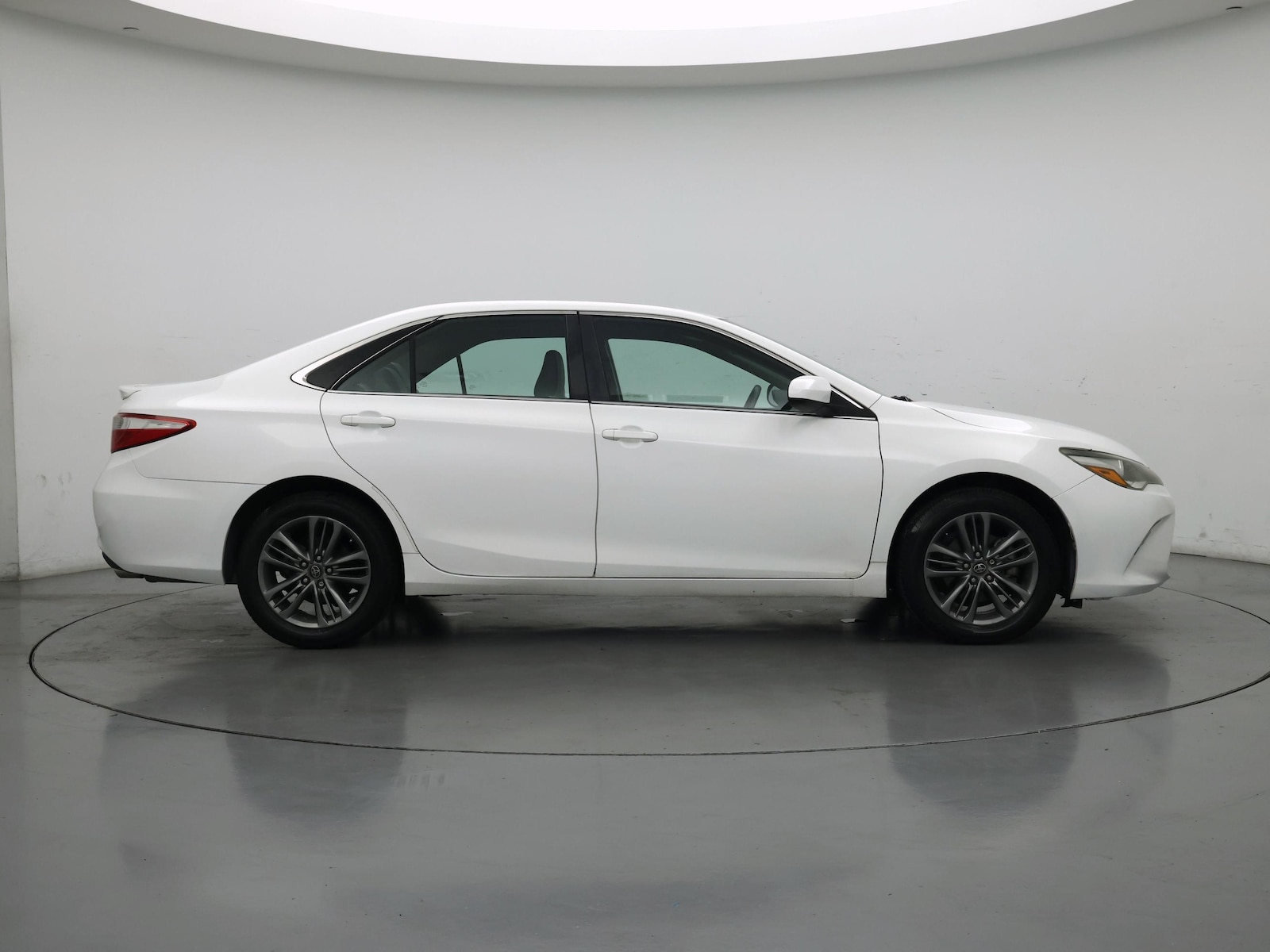 2017 Toyota Camry SE - Photo 8