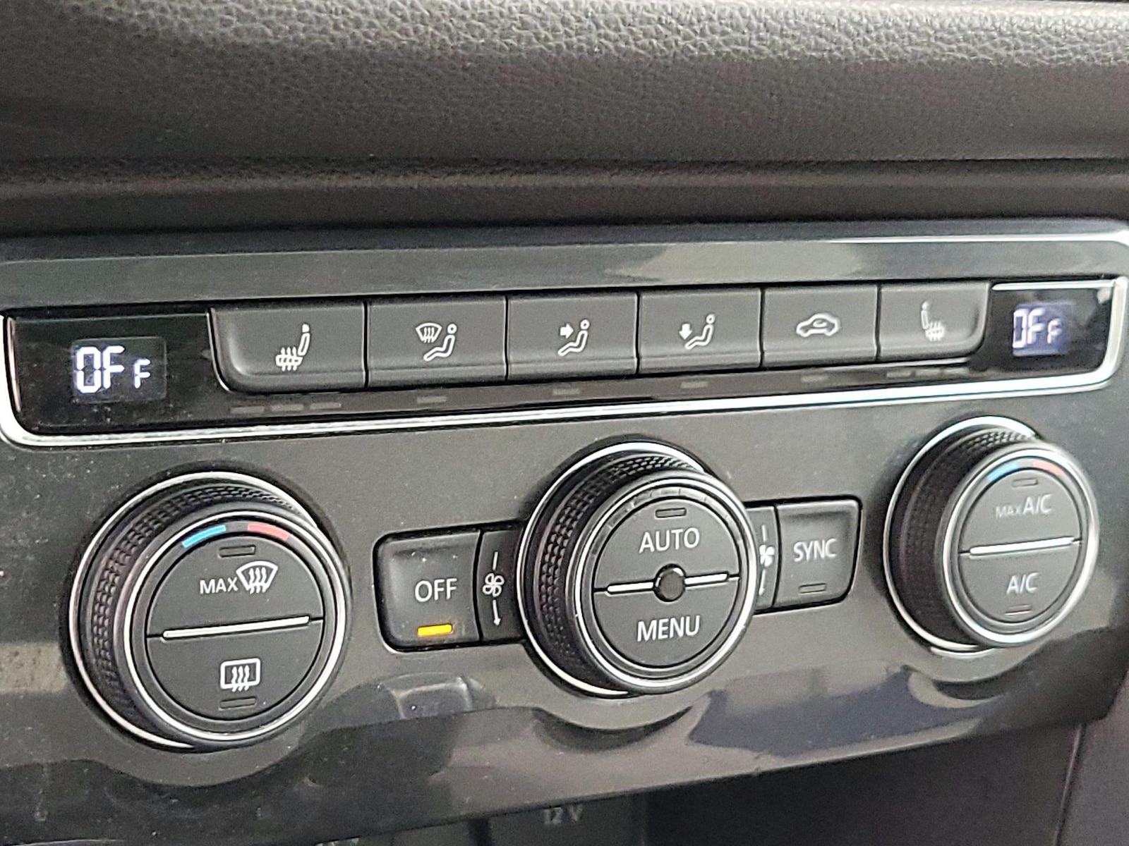2019 Volkswagen Tiguan SE - Photo 17