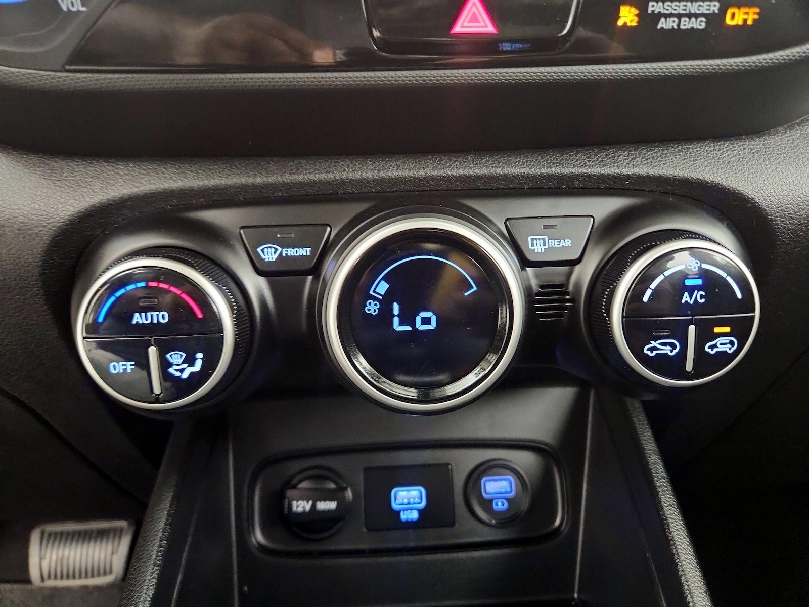 2021 Hyundai Venue SEL - Photo 17