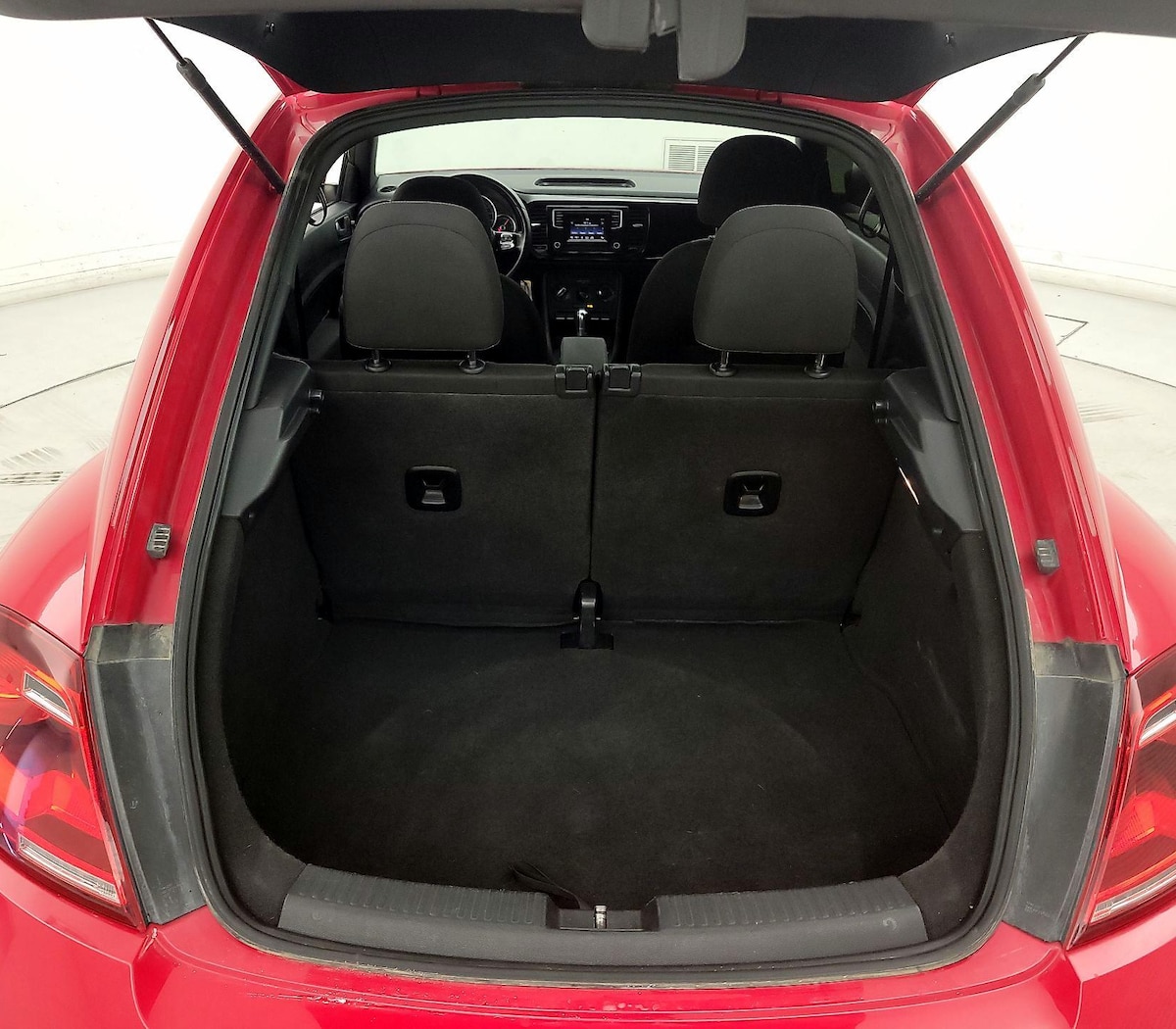 Trunk/Cargo (Seats Up)