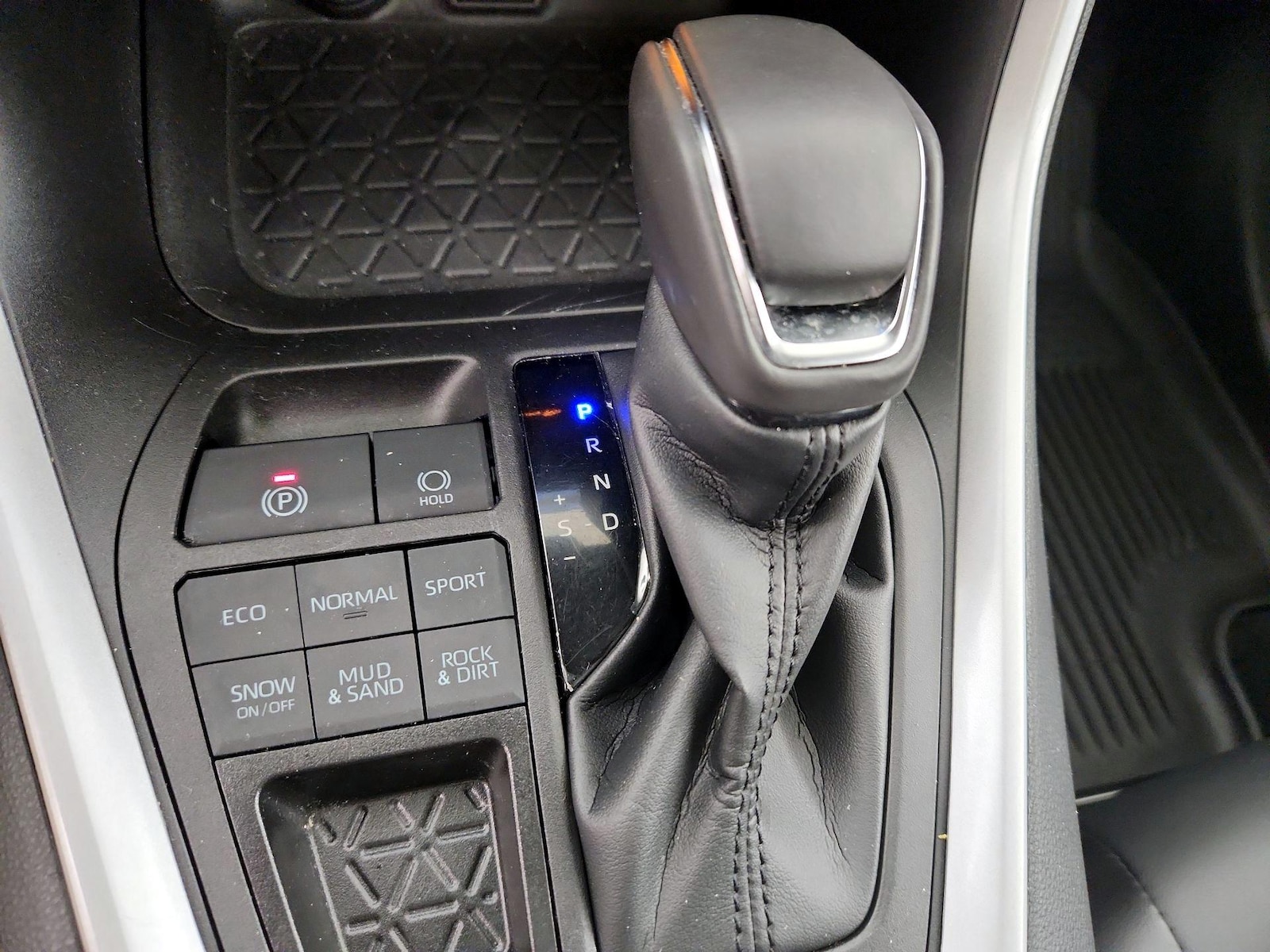 2023 Toyota RAV4 XLE Premium - Photo 16