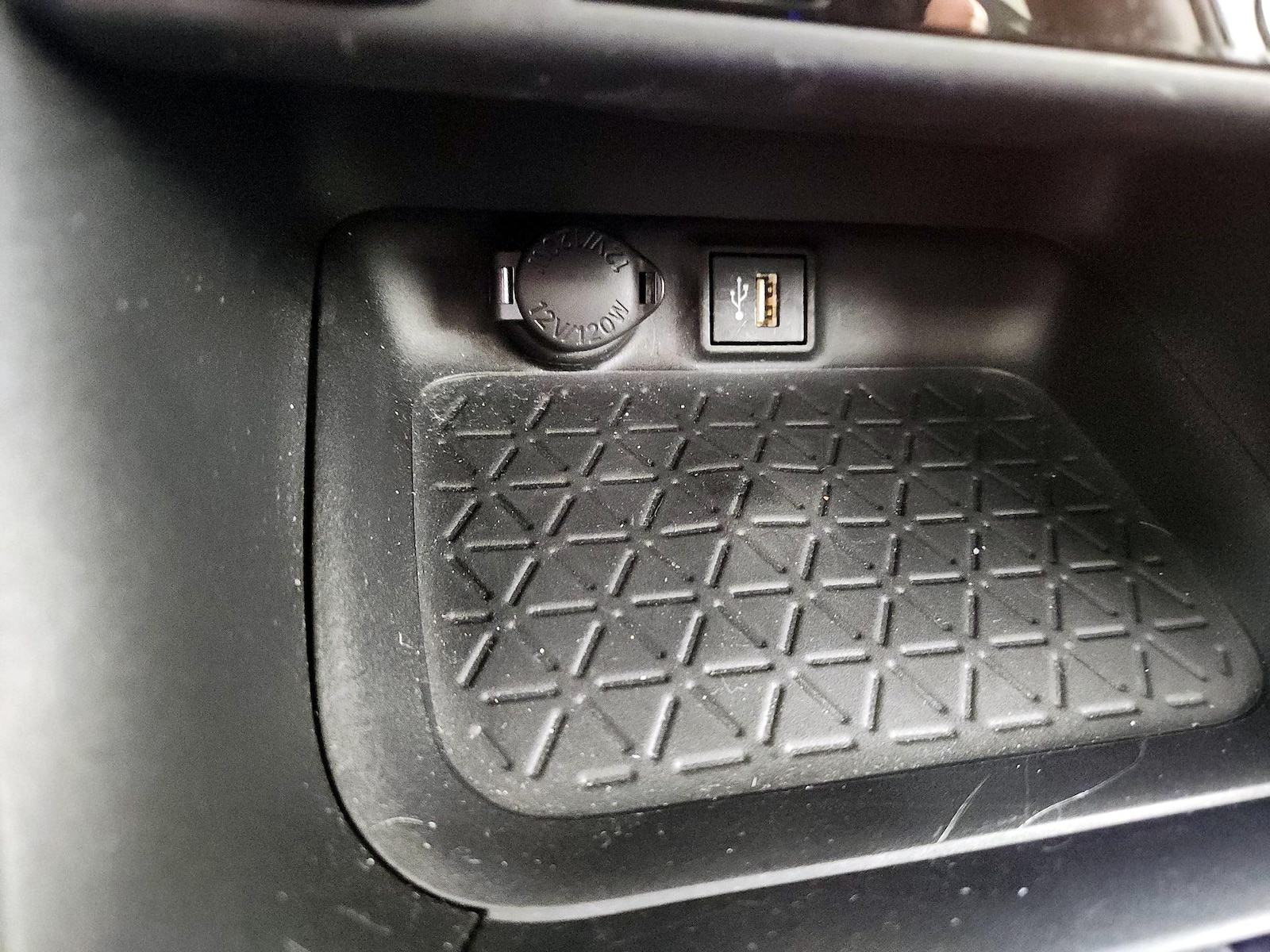 2023 Toyota RAV4 XLE Premium - Photo 17